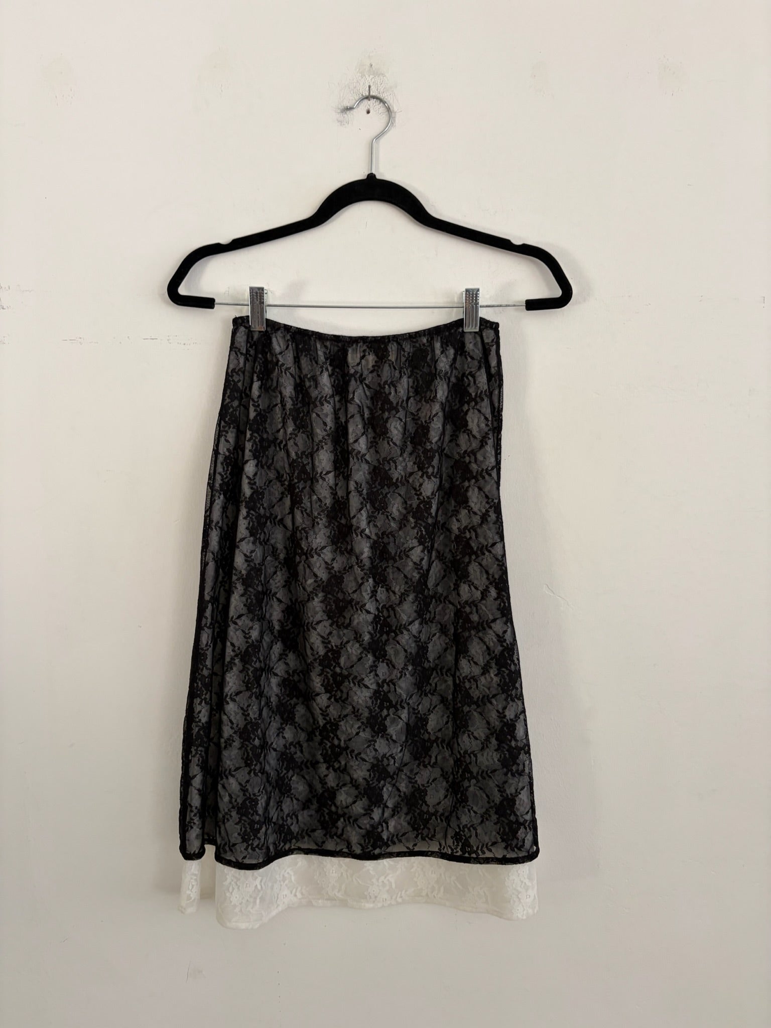 SAMPLE - LACE LAYERED SKIRT - BLACK/WHITE LACE