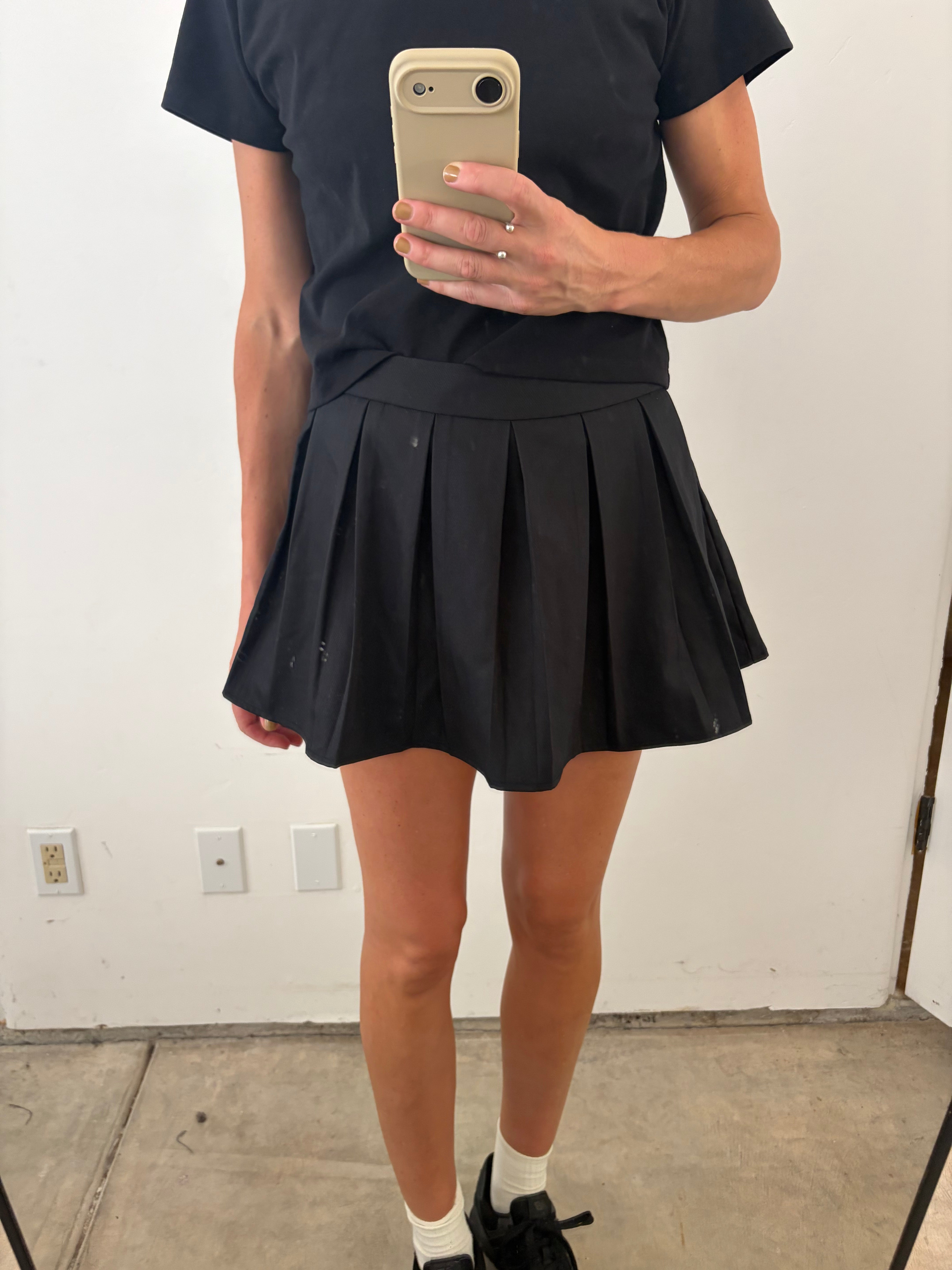 SAMPLE - PLEATED MINI SKIRT - BLACK