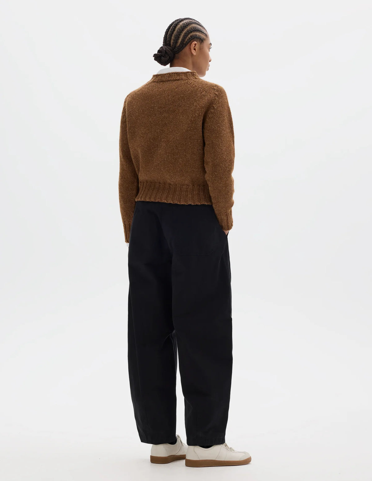 CHUNKY SEAMLESS CREW NECK SWEATER - CINNAMON