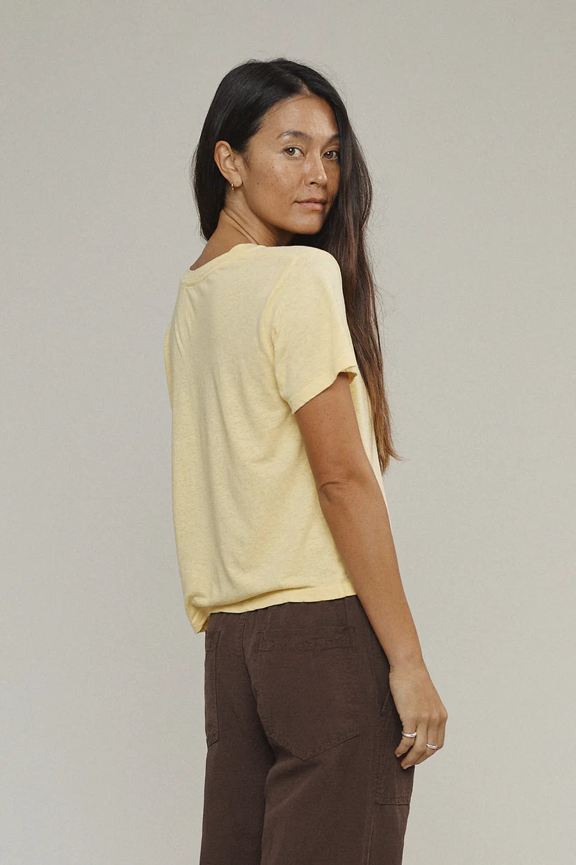 CROPPED LOREL TEE - SUNBLEACHED YELLOW