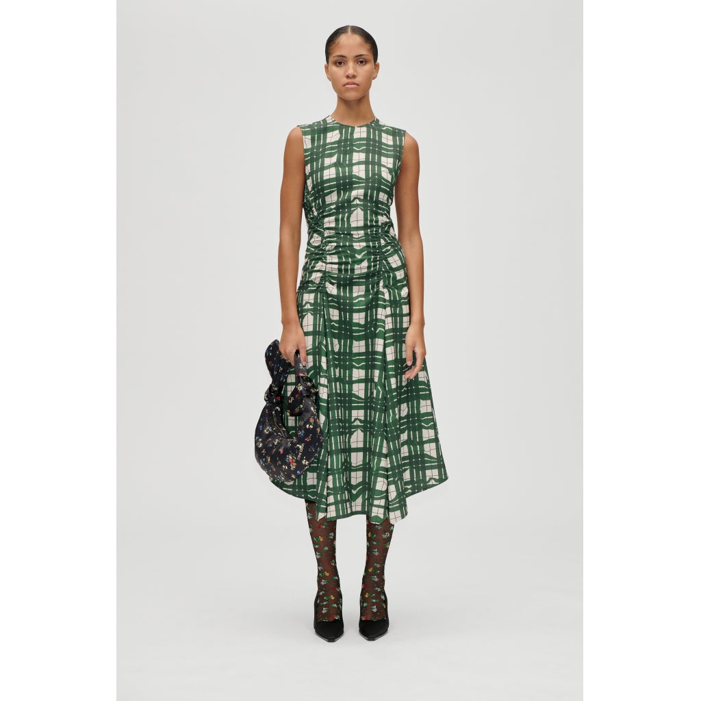SLEEVELESS GATHERED MIDI DRESS - CHECKERED WAVE