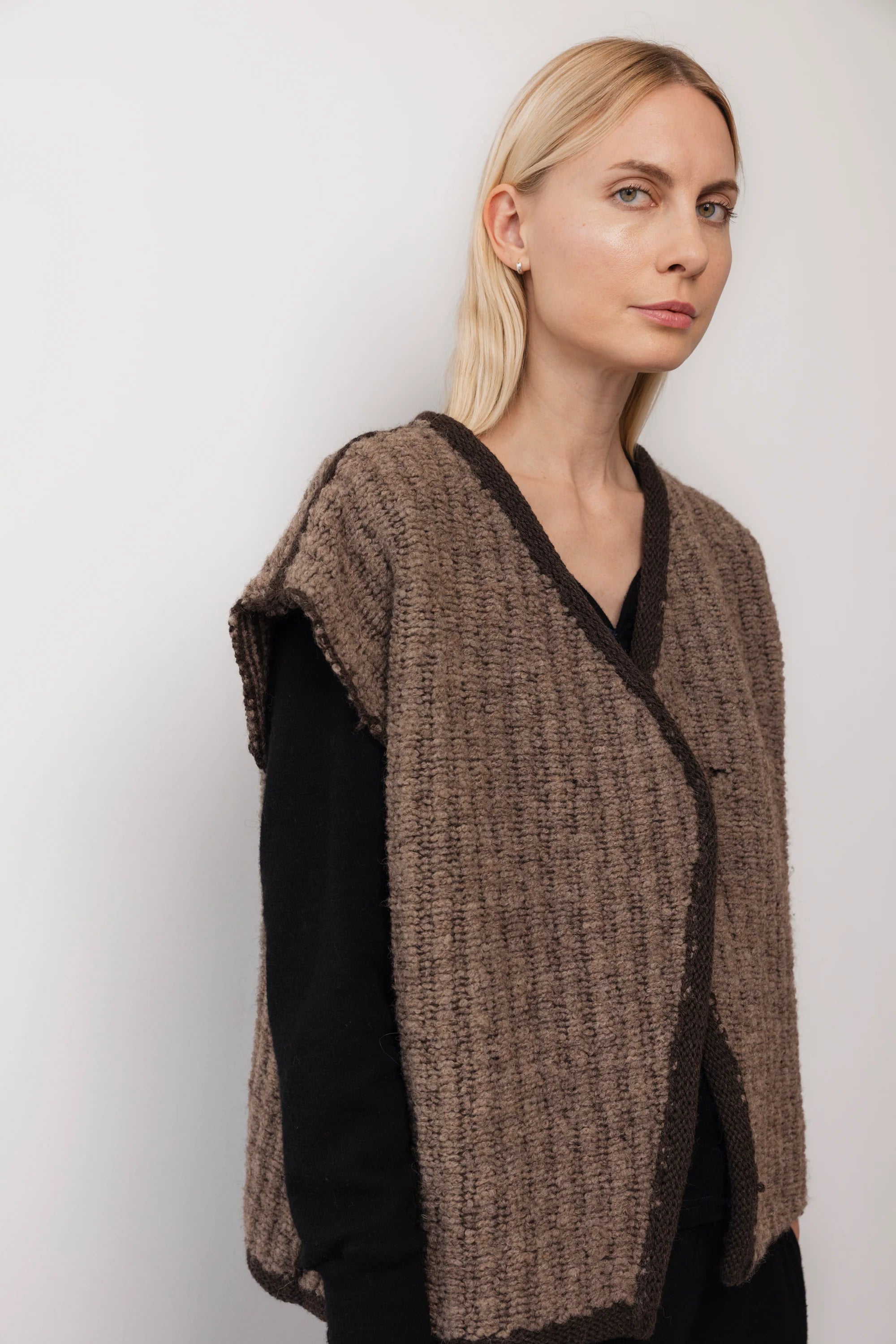 KNIT WEAVE VEST - LOAM