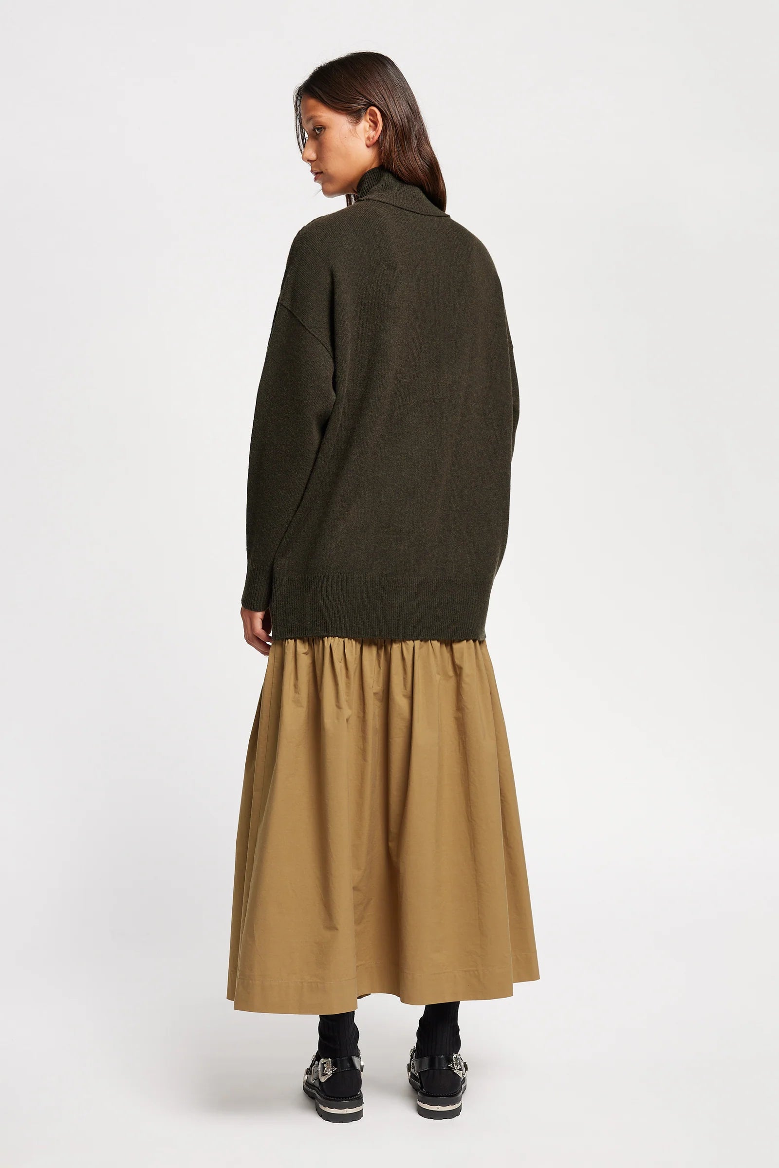 OVERFLOW LONG SWEATER - DARKEST GREEN