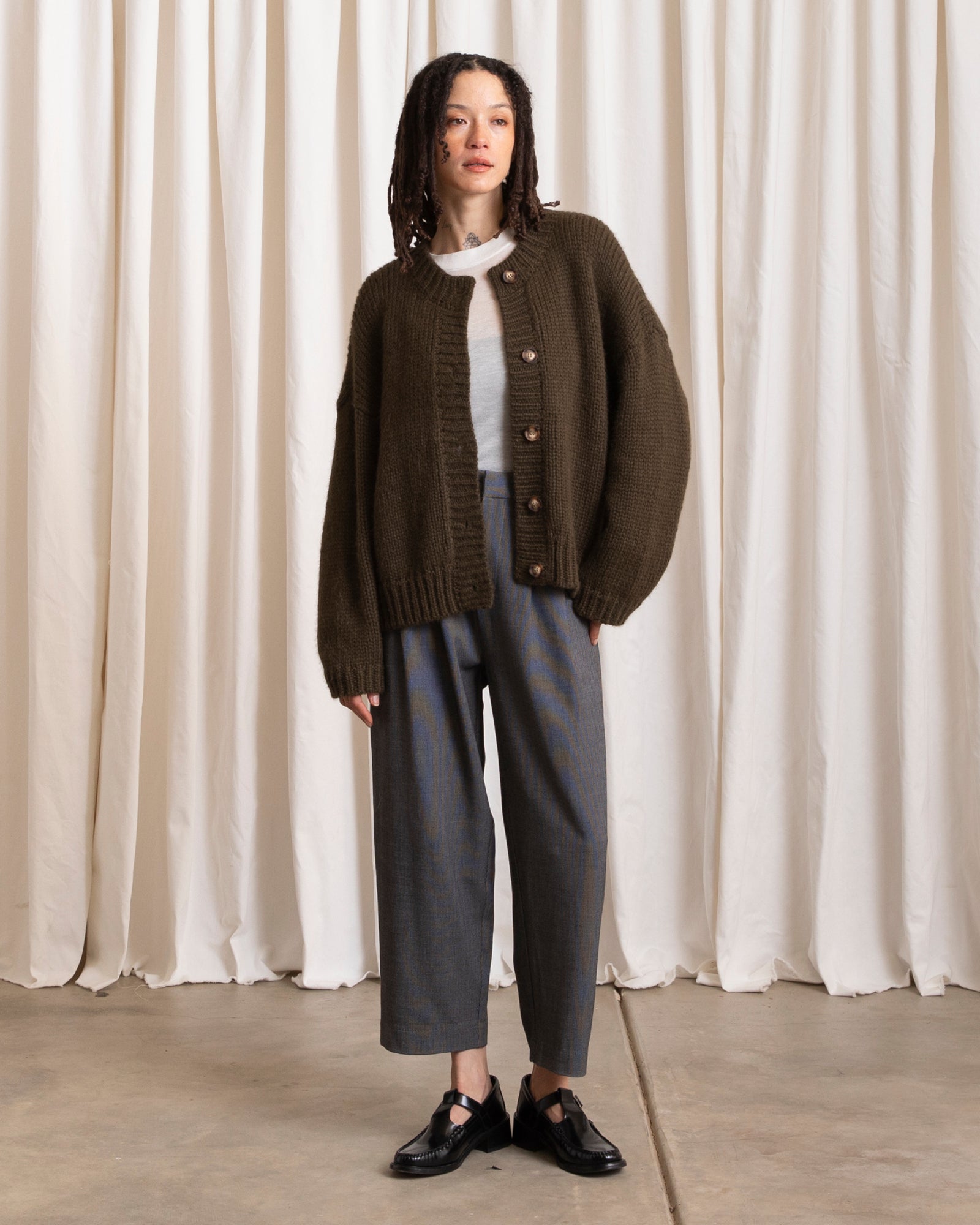 MERINO CREW-NECK CARDIGAN - OLIVE