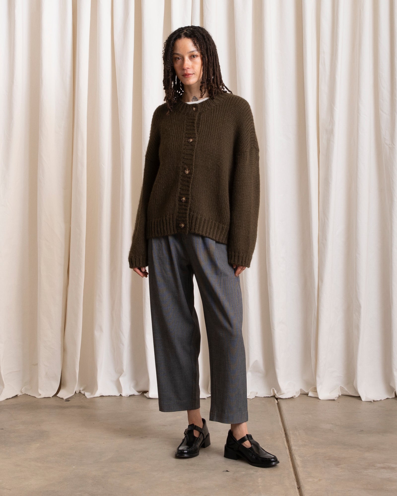 MERINO CREW-NECK CARDIGAN - OLIVE