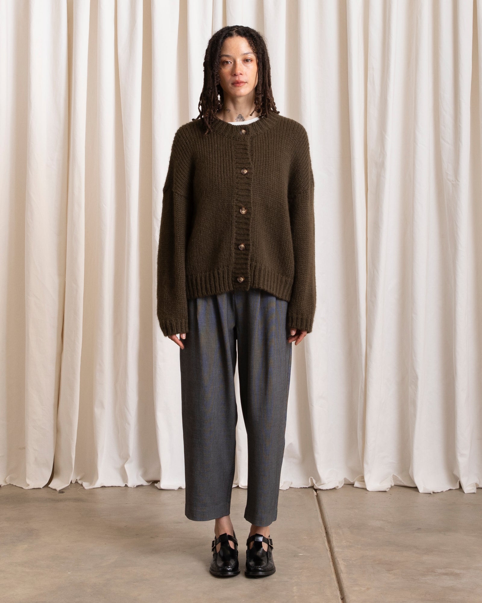 MERINO CREW-NECK CARDIGAN - OLIVE