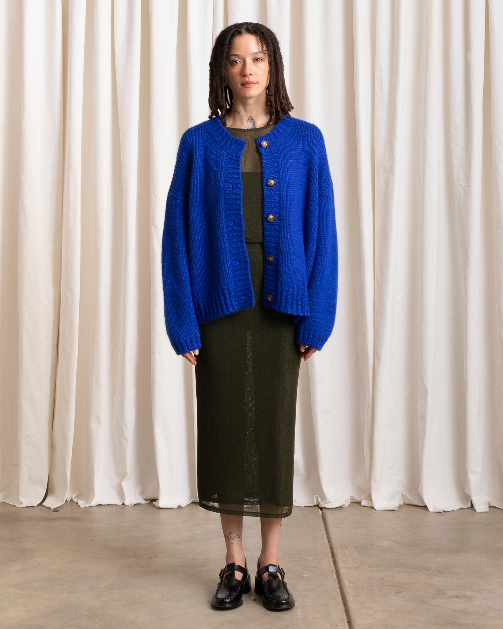 MERINO CREW-NECK CARDIGAN - COBALT