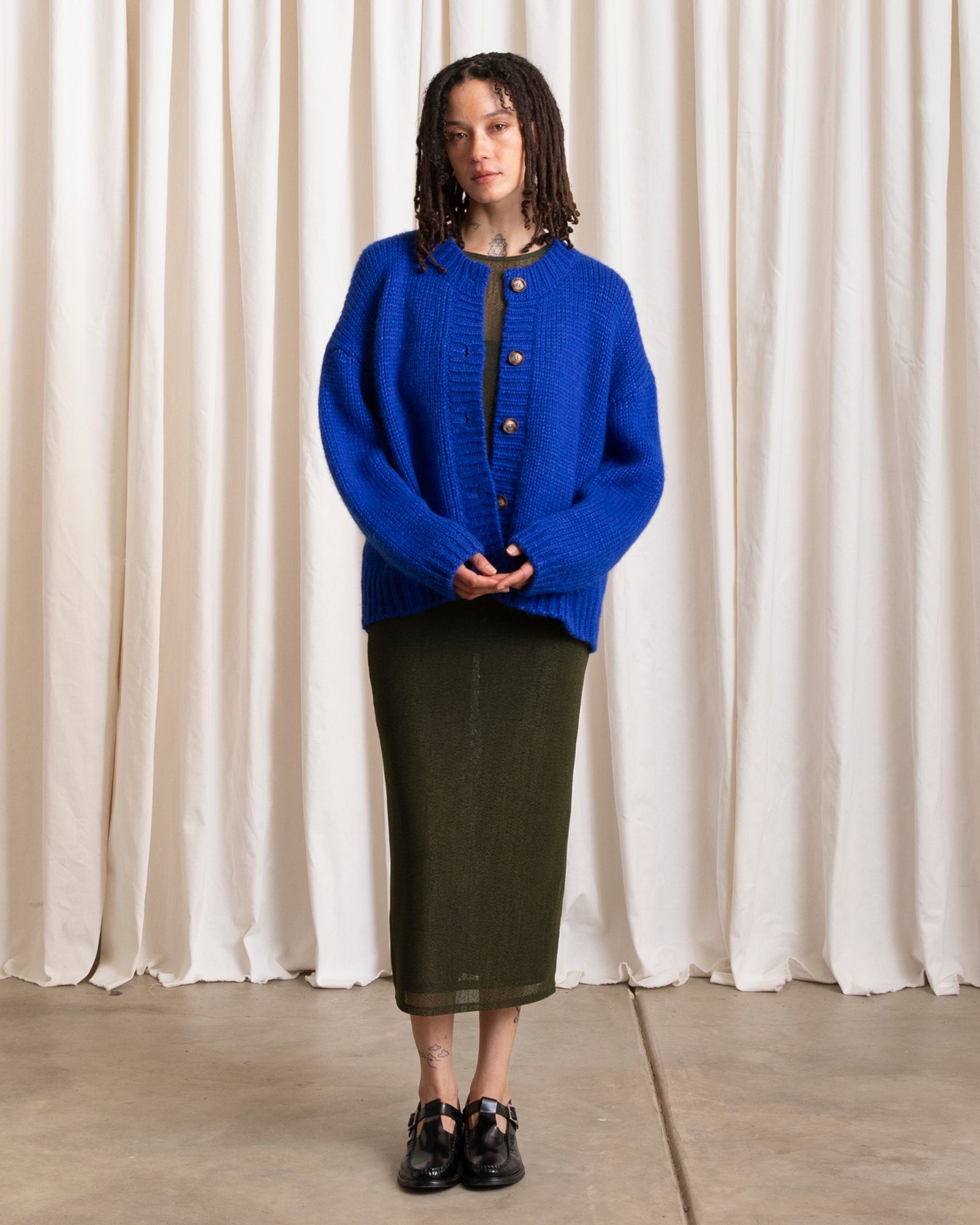 MERINO CREW-NECK CARDIGAN - COBALT