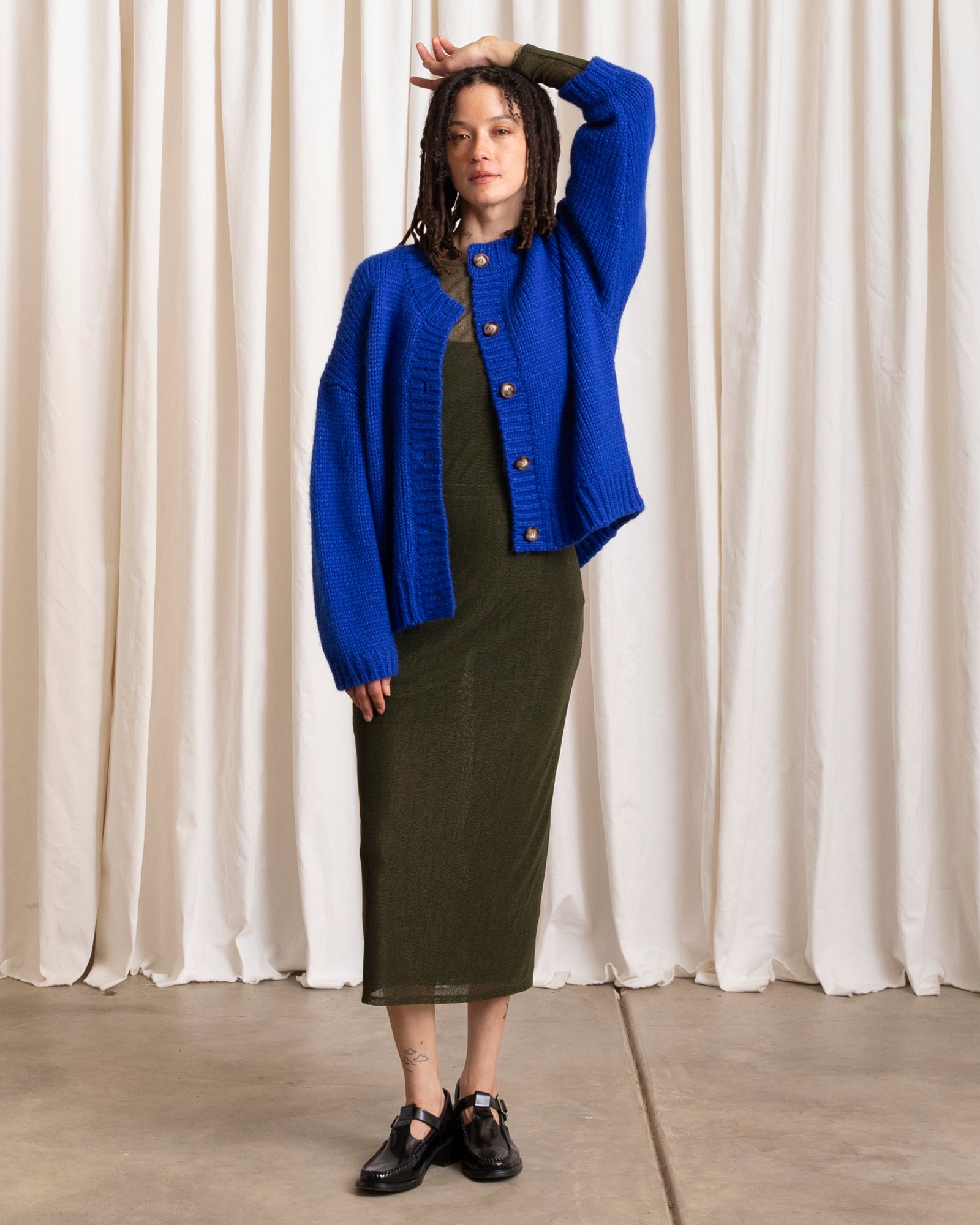 MERINO CREW-NECK CARDIGAN - COBALT