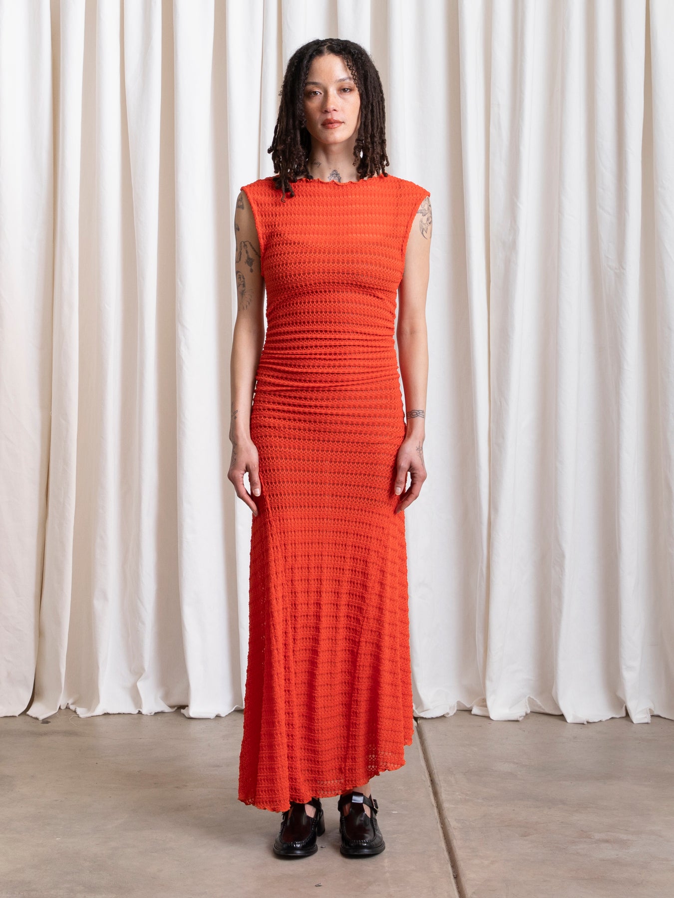 HIGH NECK STRETCH DRESS - POPPY