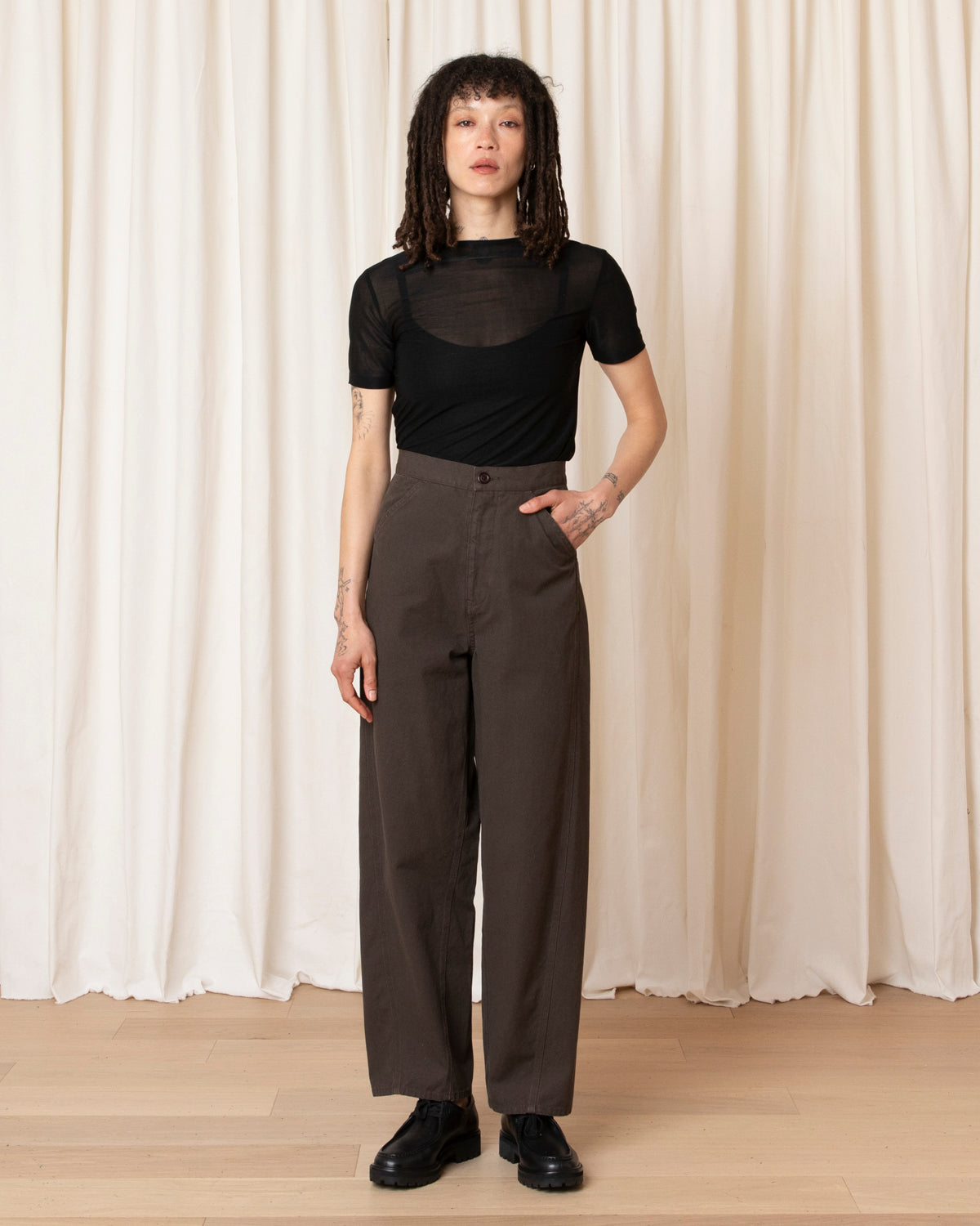 FITTED BARREL PANT - BROWN