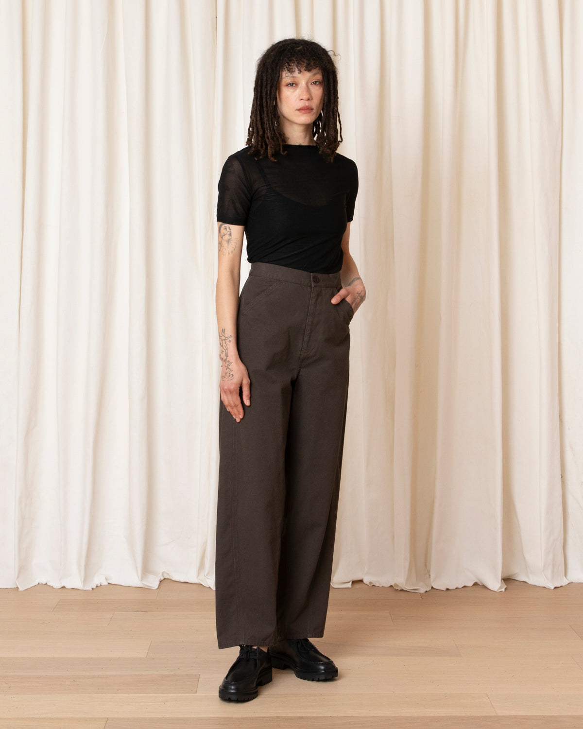 FITTED BARREL PANT - BROWN