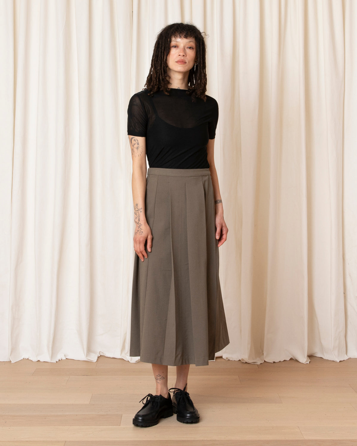 MIDI PLEATED WRAP SKIRT - TAUPE
