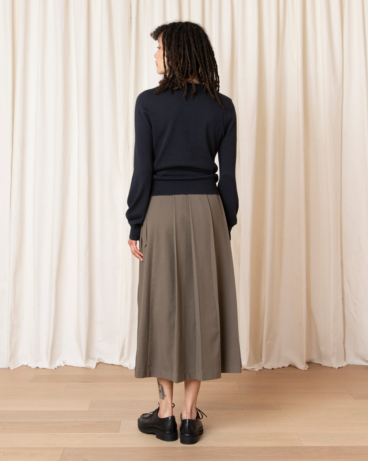 MIDI PLEATED WRAP SKIRT - TAUPE
