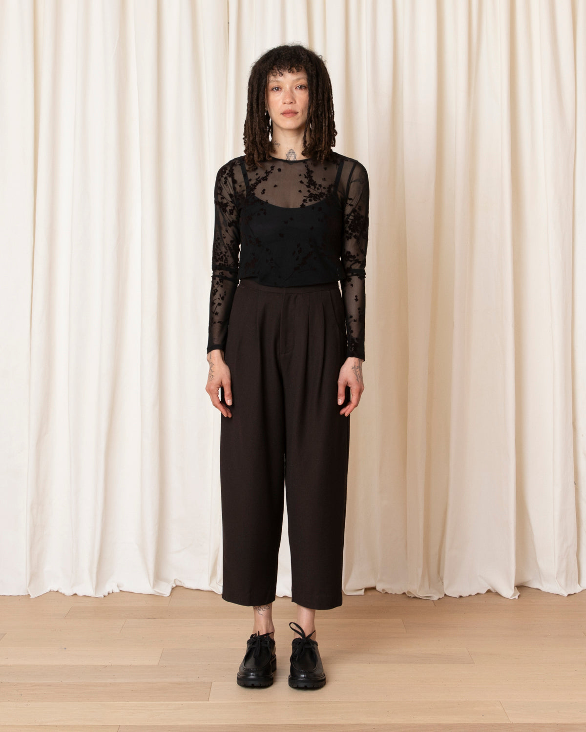 100% WOOL PLEATED PANT - DARK BROWN