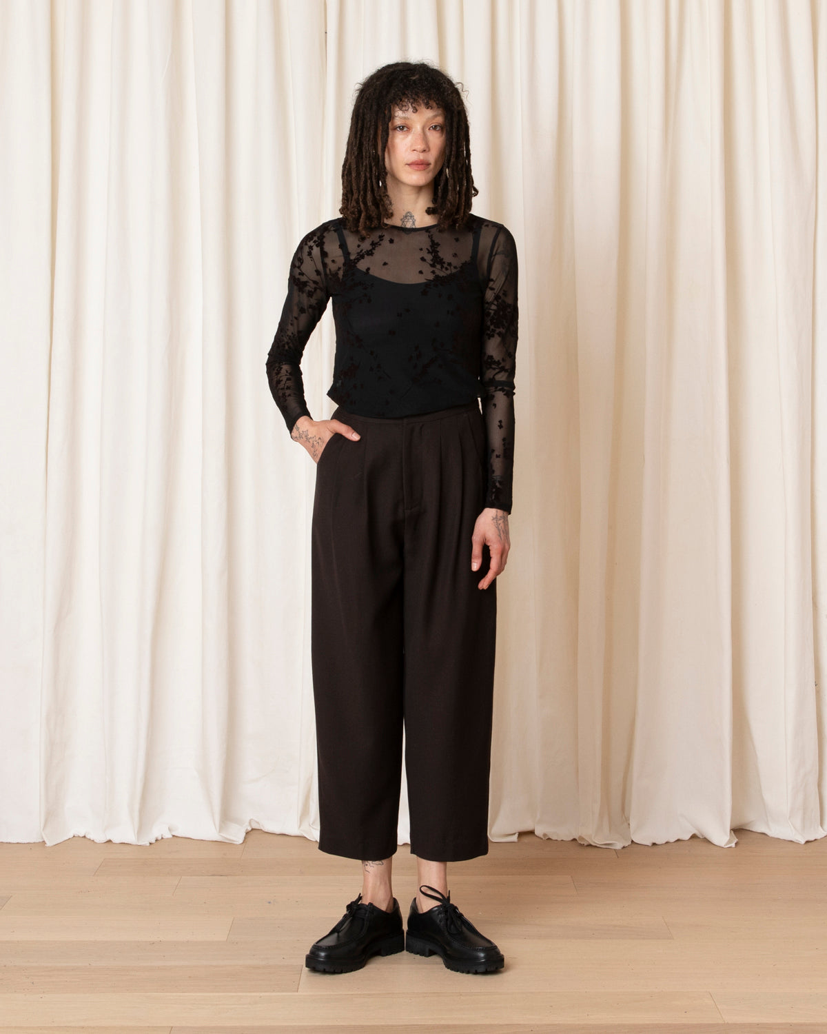 100% WOOL PLEATED PANT - DARK BROWN