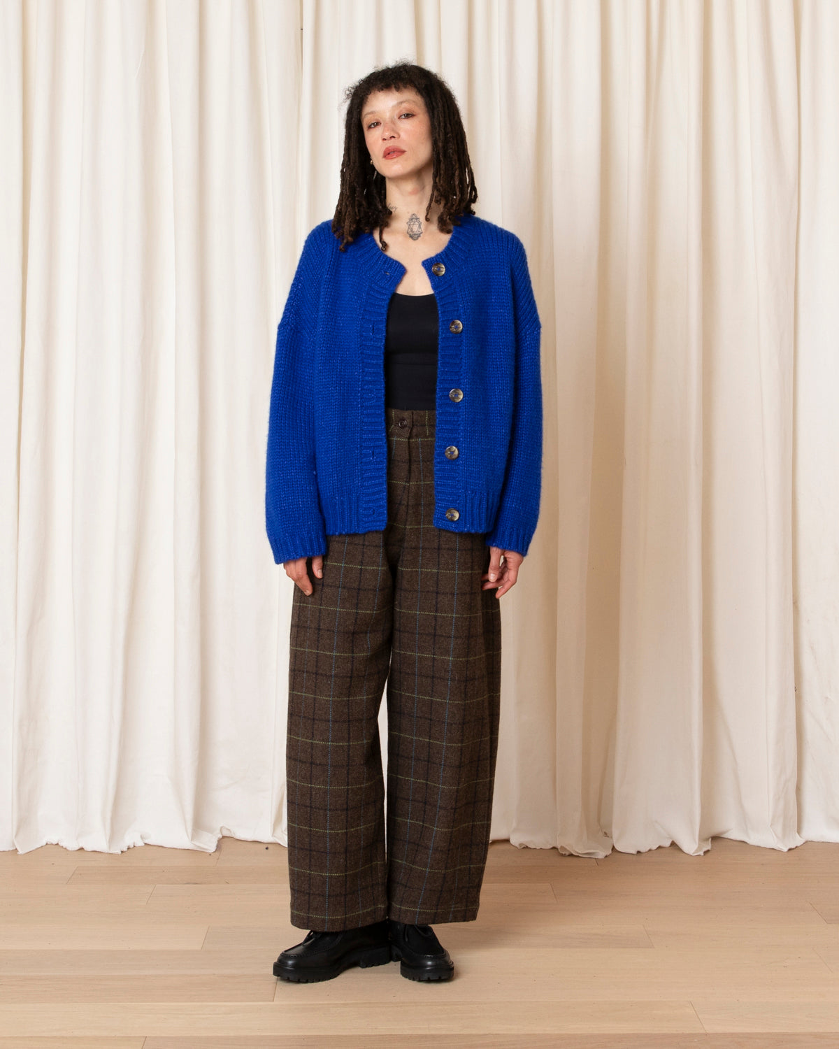 MERINO CREW-NECK CARDIGAN - COBALT