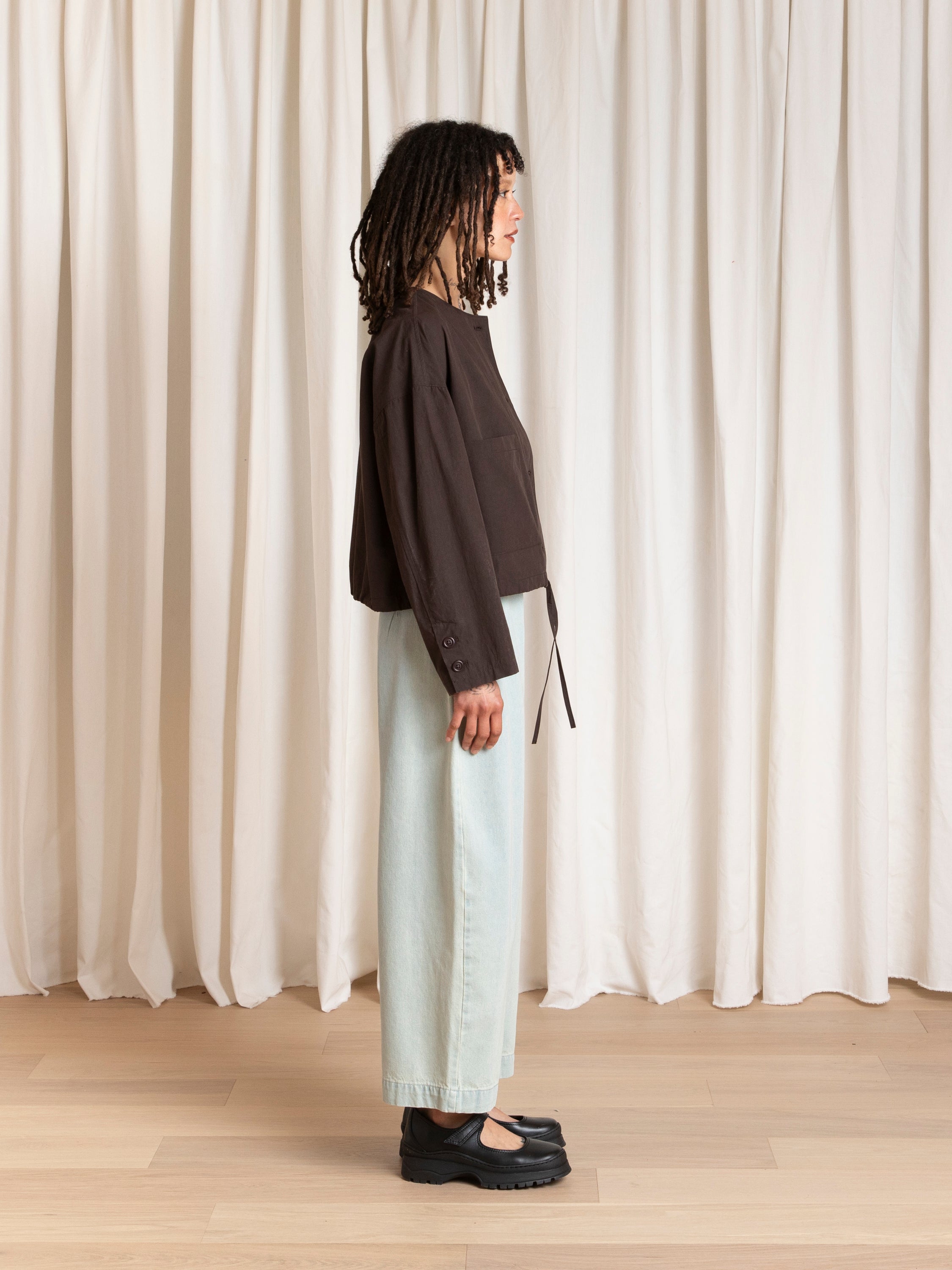 SPRING CROPPED DRAWSTRING JACKET - DARK BROWN