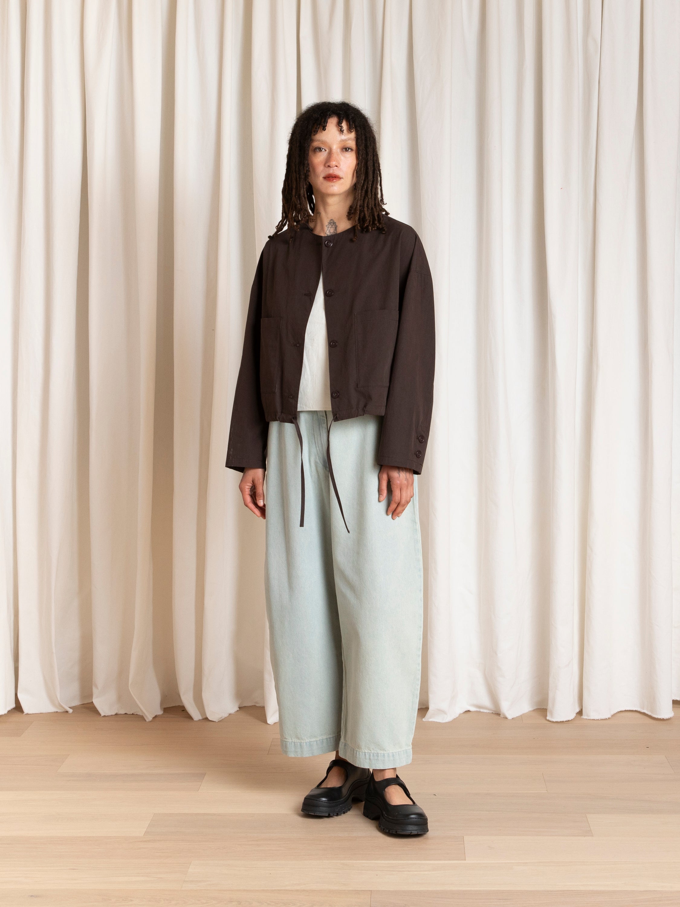 SPRING CROPPED DRAWSTRING JACKET - DARK BROWN