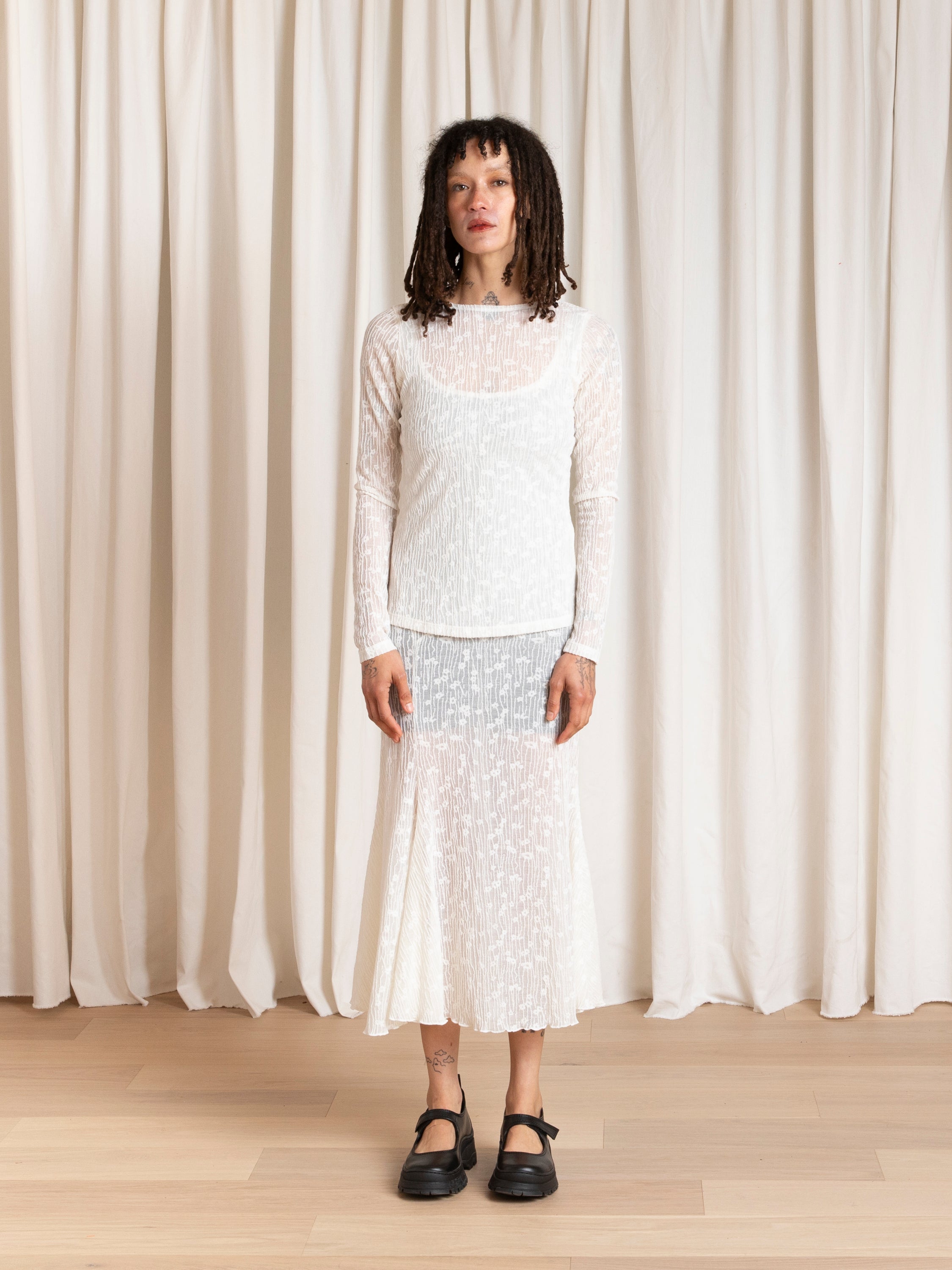 LOW BACK TOP - BLACK FLOWER