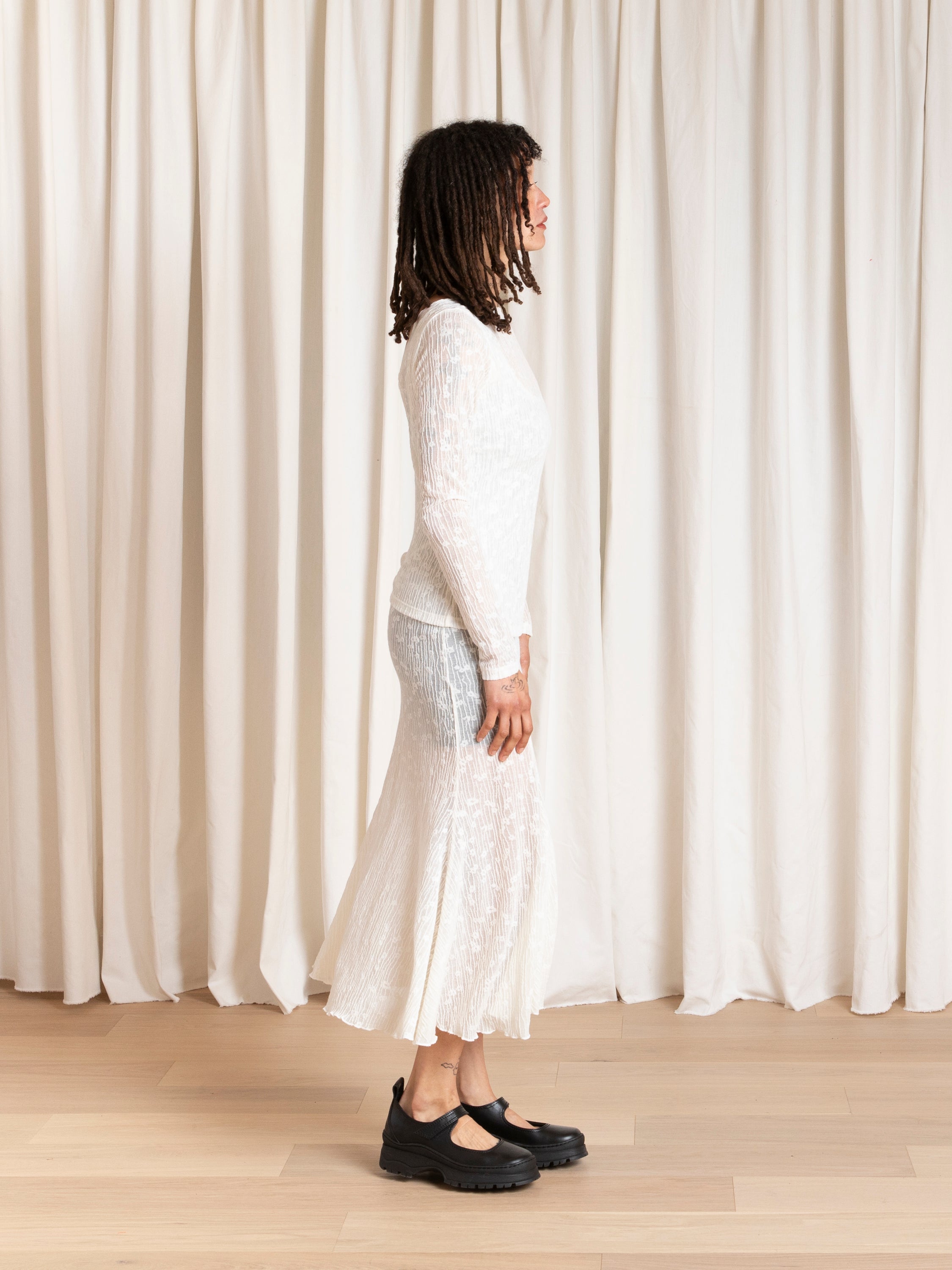 LOW BACK TOP - BLACK FLOWER