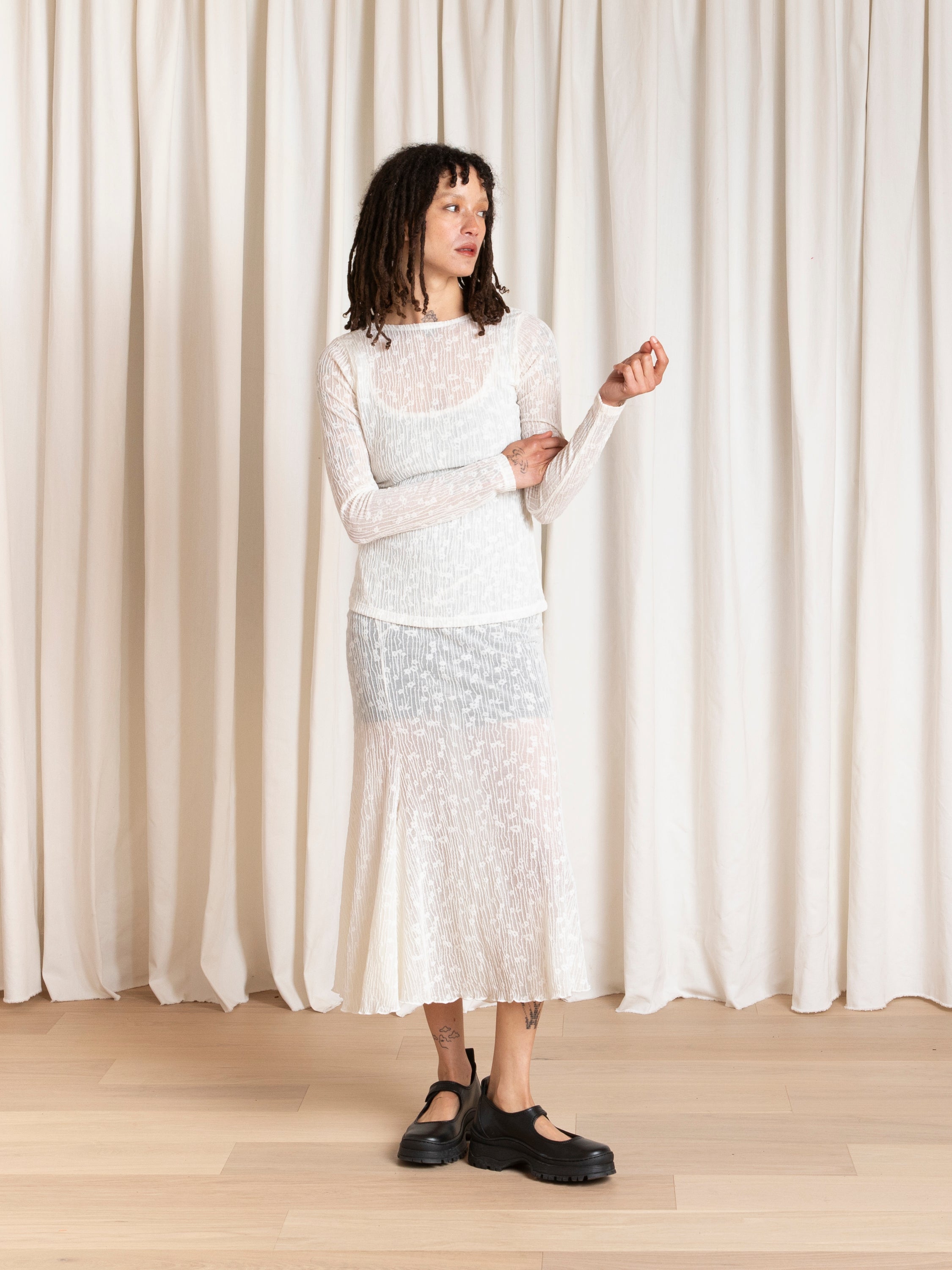 LOW BACK TOP - BLACK FLOWER