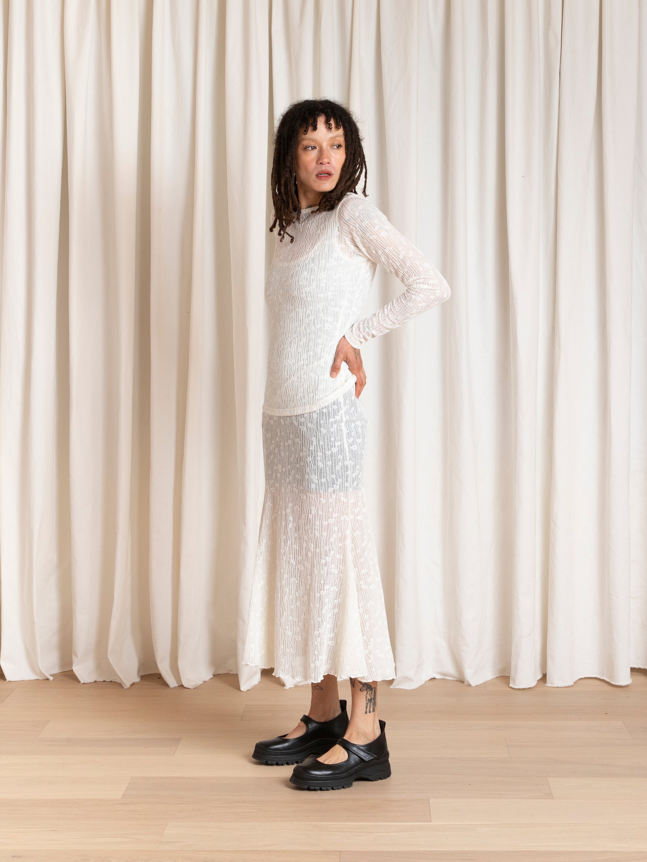 LOW BACK TOP - BLACK FLOWER