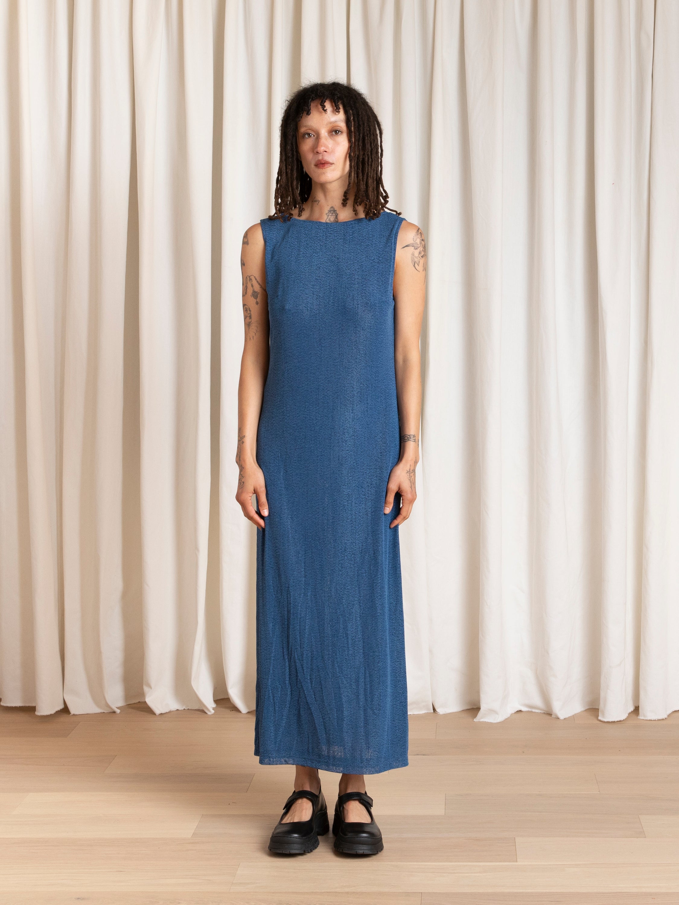 LOW BACK COLUMN DRESS - BLUE