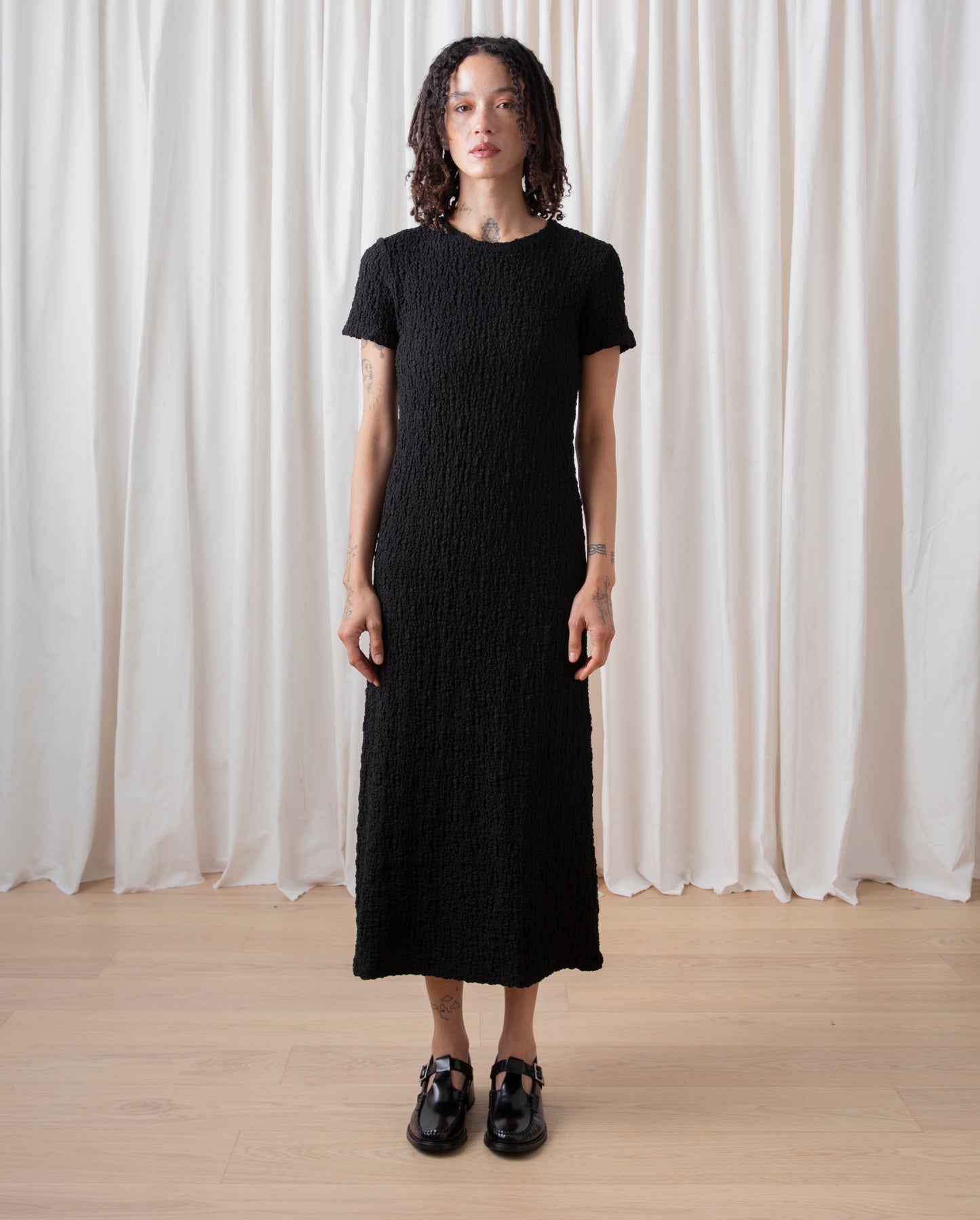 TEXTURED T-SHIRT DRESS - BLACK