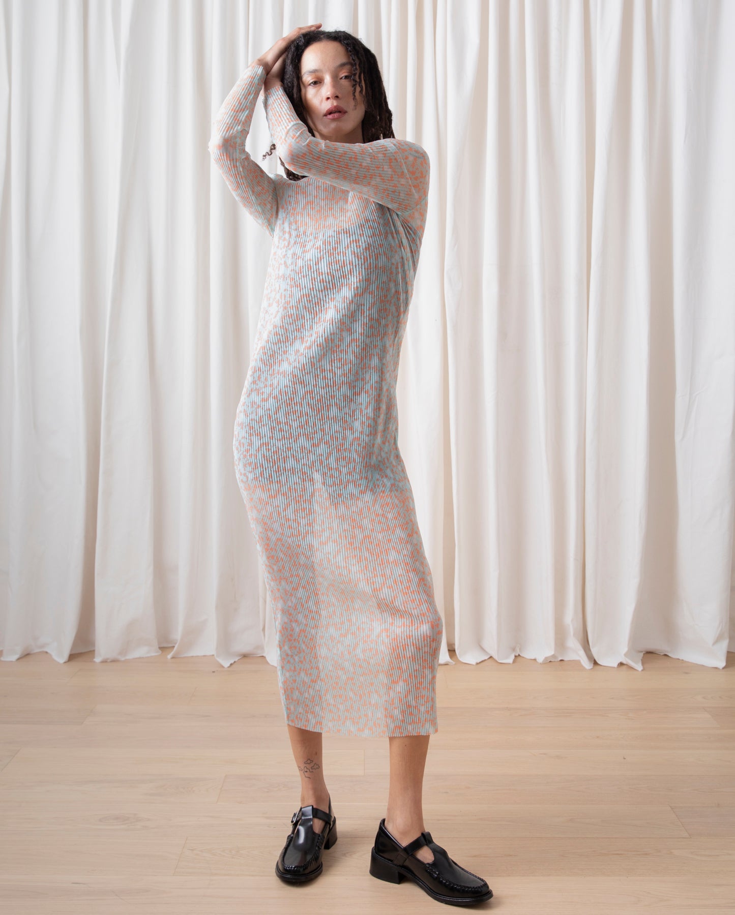 SAMPLE - PLEATED MESH DRESS - BLUE/CORAL FLOWER