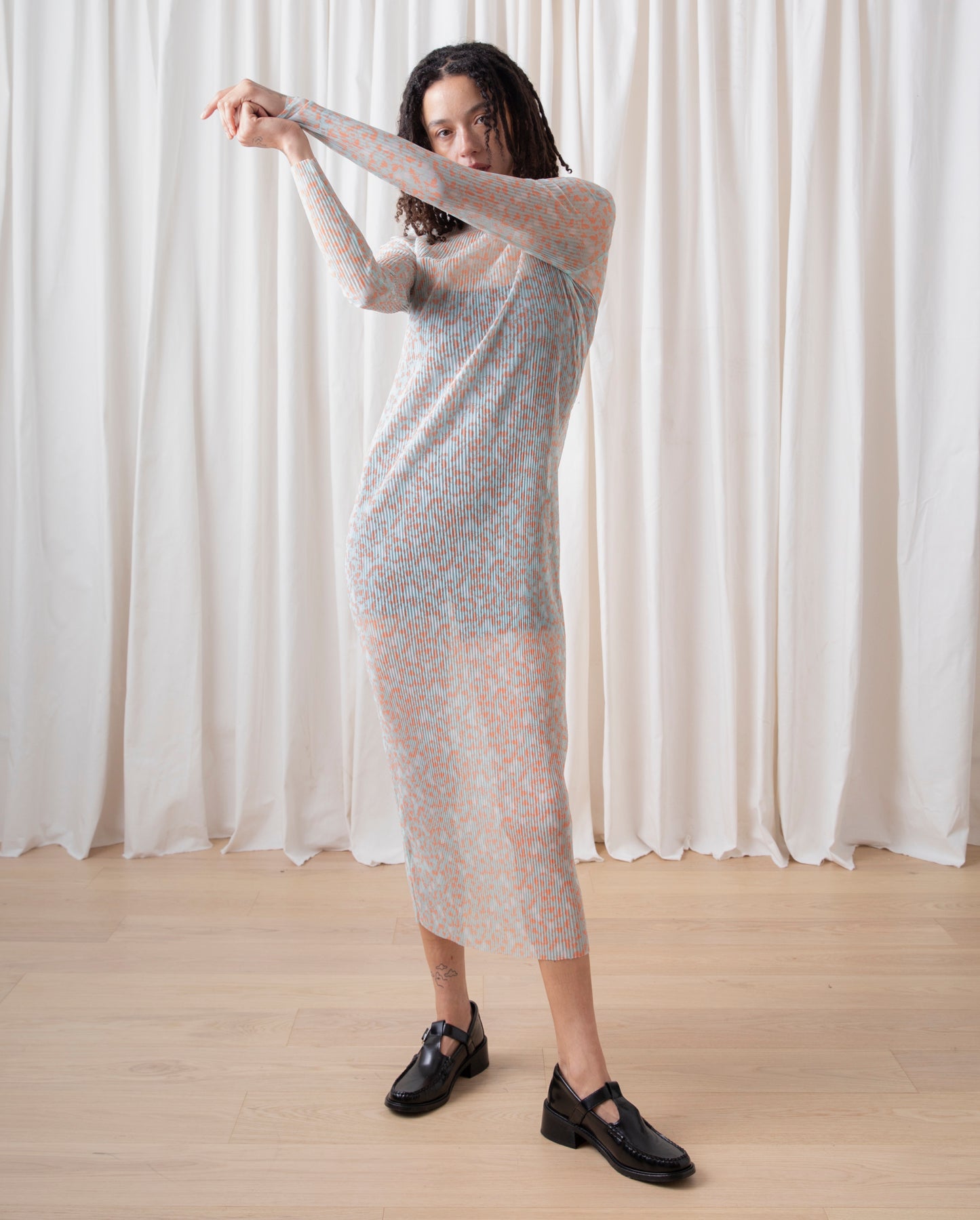 SAMPLE - PLEATED MESH DRESS - BLUE/CORAL FLOWER