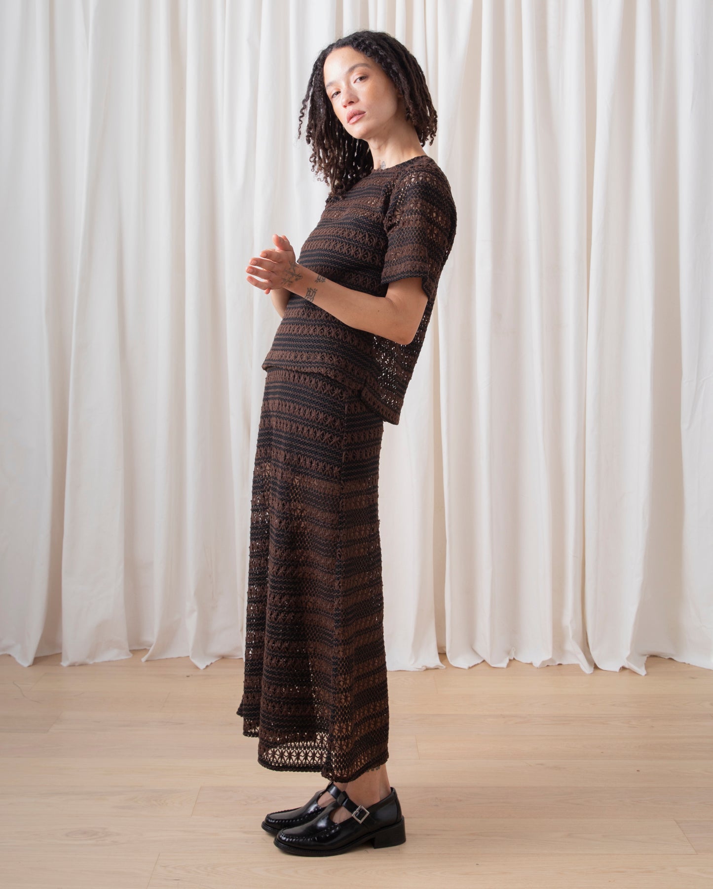 SLIM MIDI SKIRT - BROWN/BLACK CROCHET