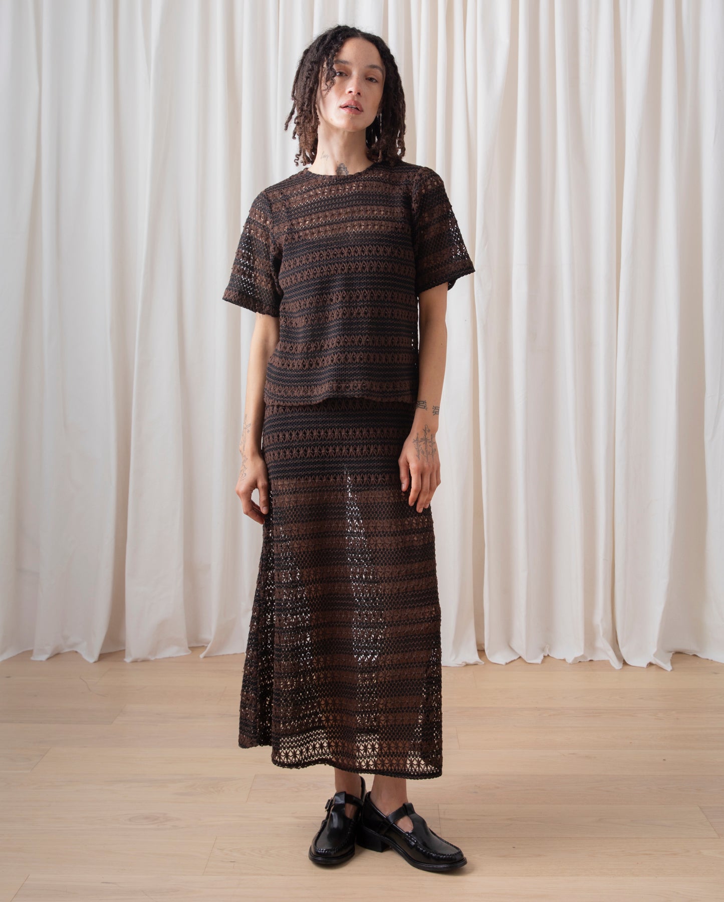 WOVEN T-SHIRT - BROWN/BLACK CROCHET