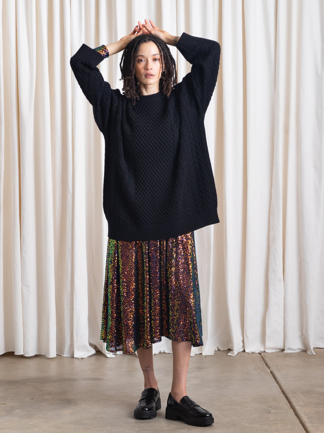 OVERSIZED CABLE KNIT SWEATER - BLACK