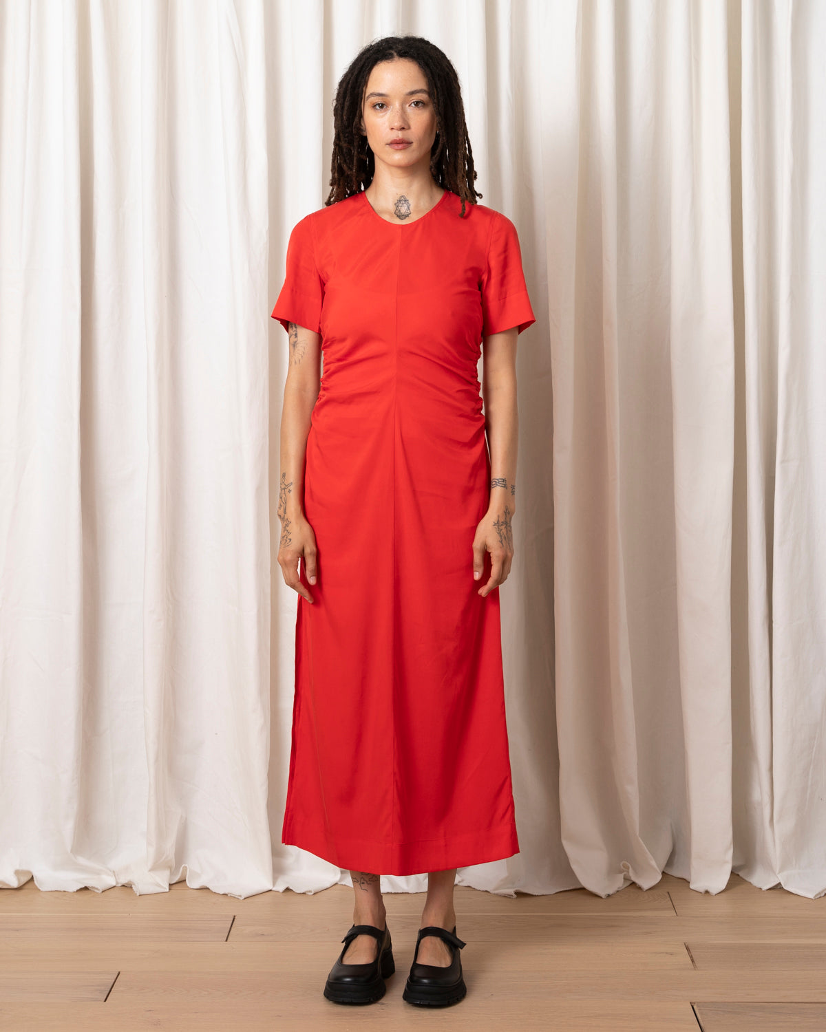 SIDE RUCHED FORM DRESS - POPPY