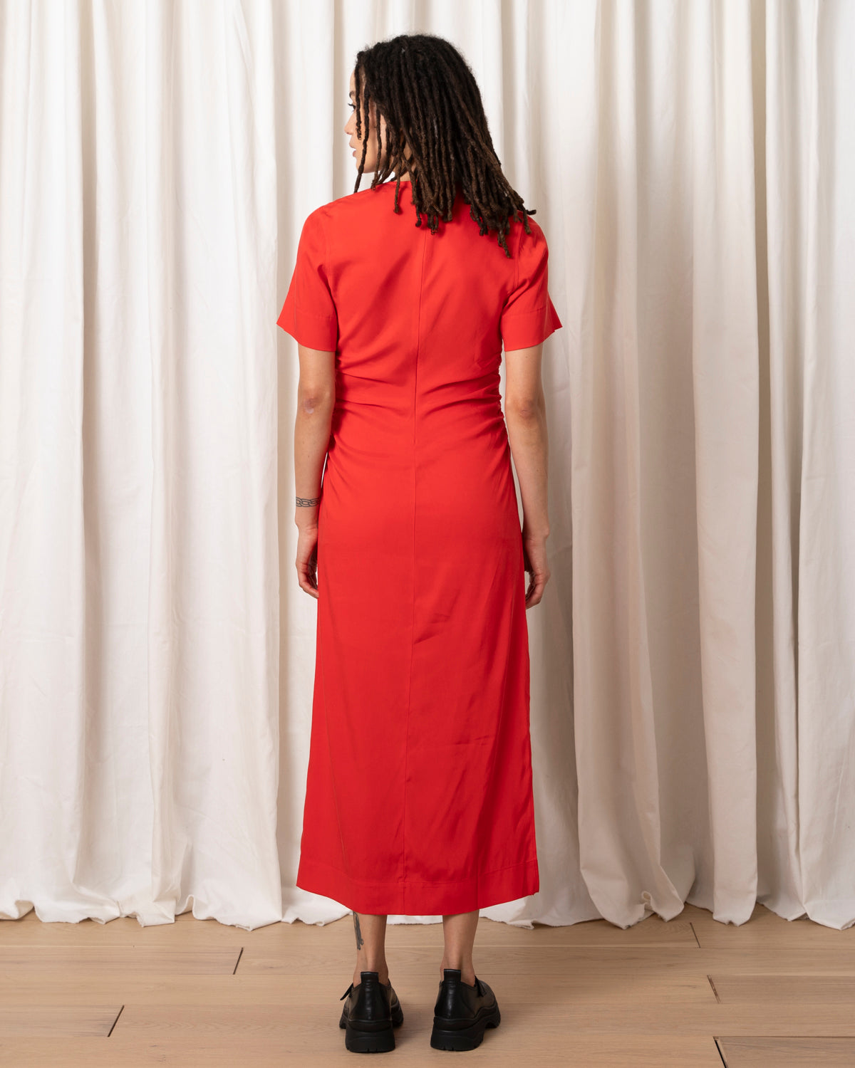 SIDE RUCHED FORM DRESS - POPPY