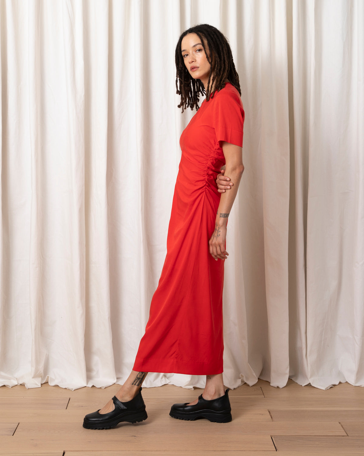 SIDE RUCHED FORM DRESS - POPPY