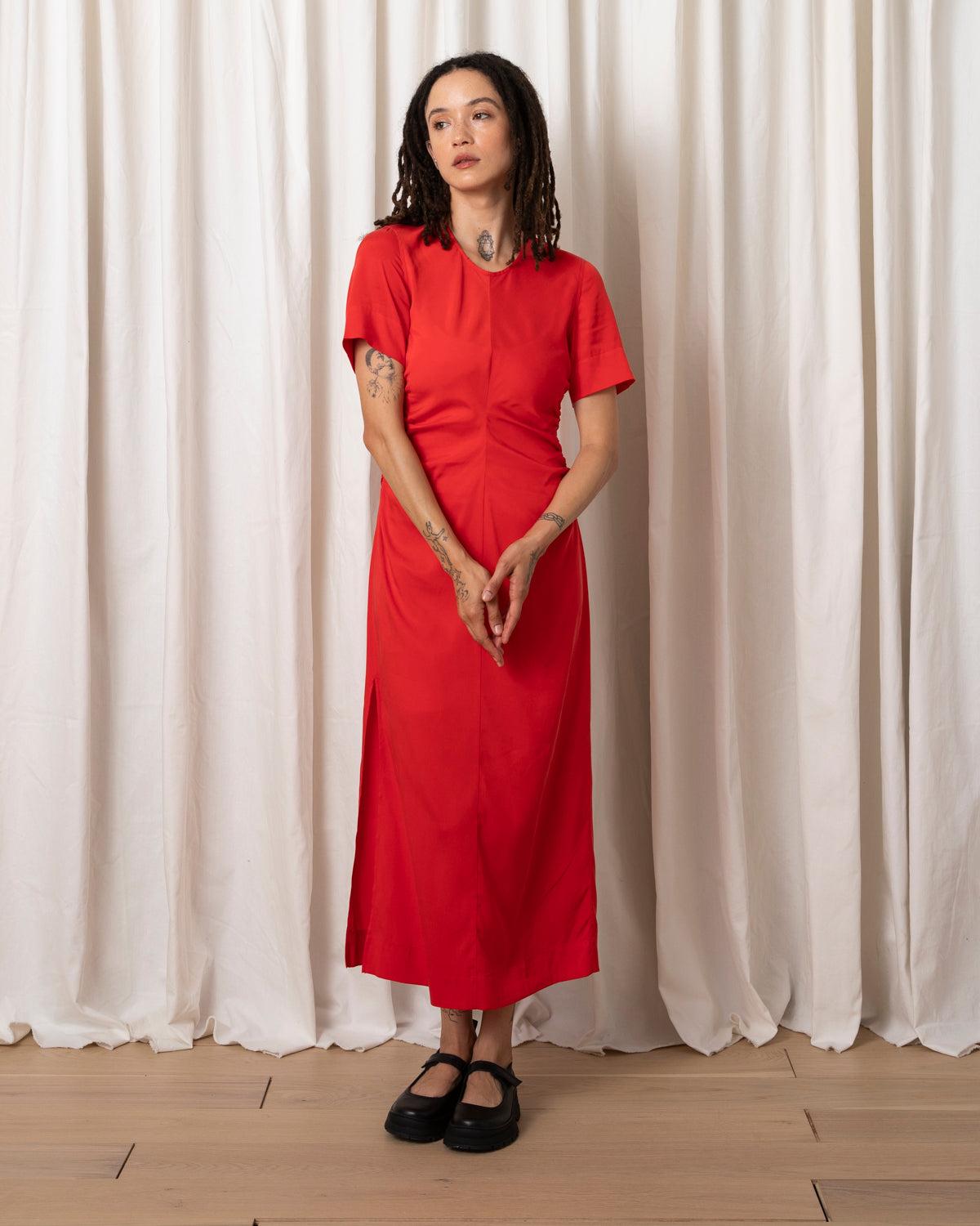 SIDE RUCHED FORM DRESS - POPPY