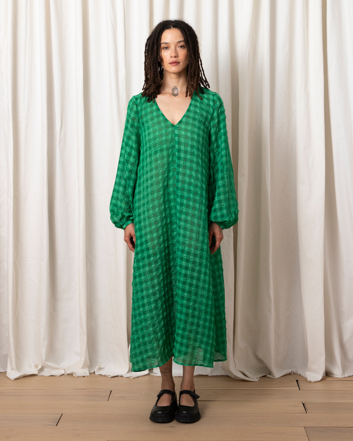 LONG SLEEVE V-NECK DRESS - KELLY GREEN CHECK