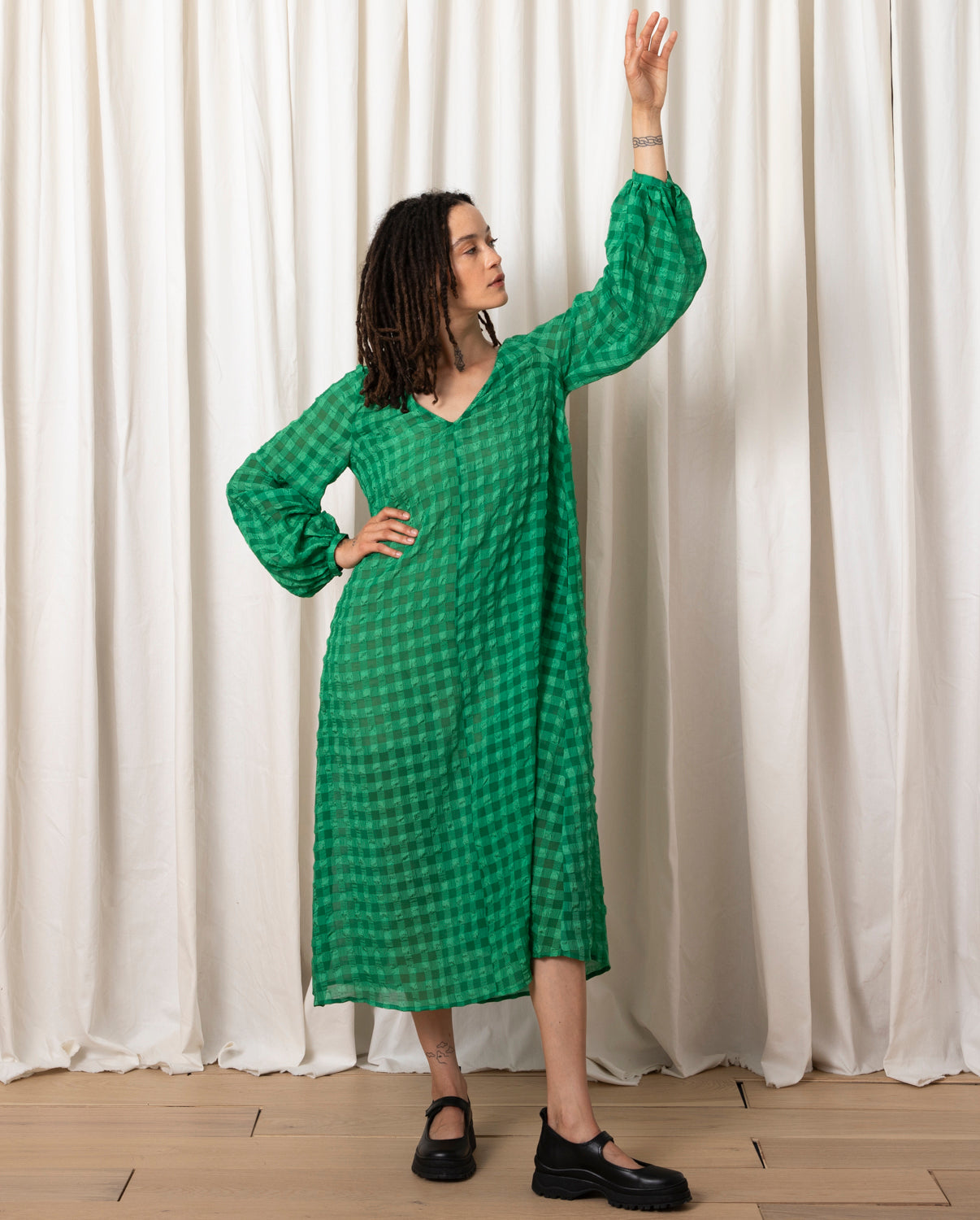 LONG SLEEVE V-NECK DRESS - KELLY GREEN CHECK