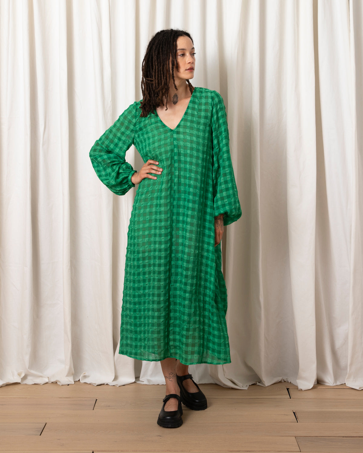 LONG SLEEVE V-NECK DRESS - KELLY GREEN CHECK