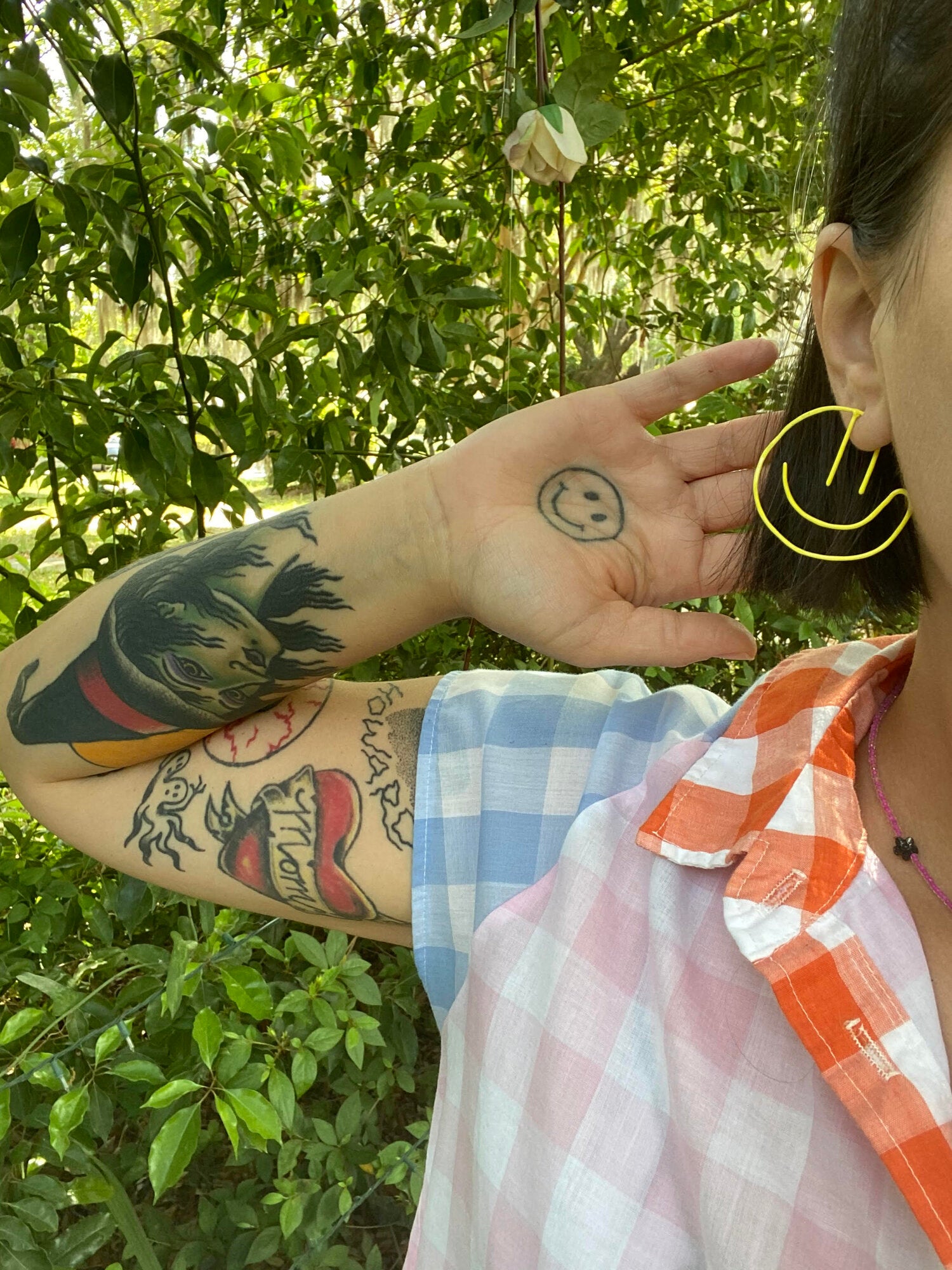 SMALL SMILE EARRINGS - MATTE PAPAYA