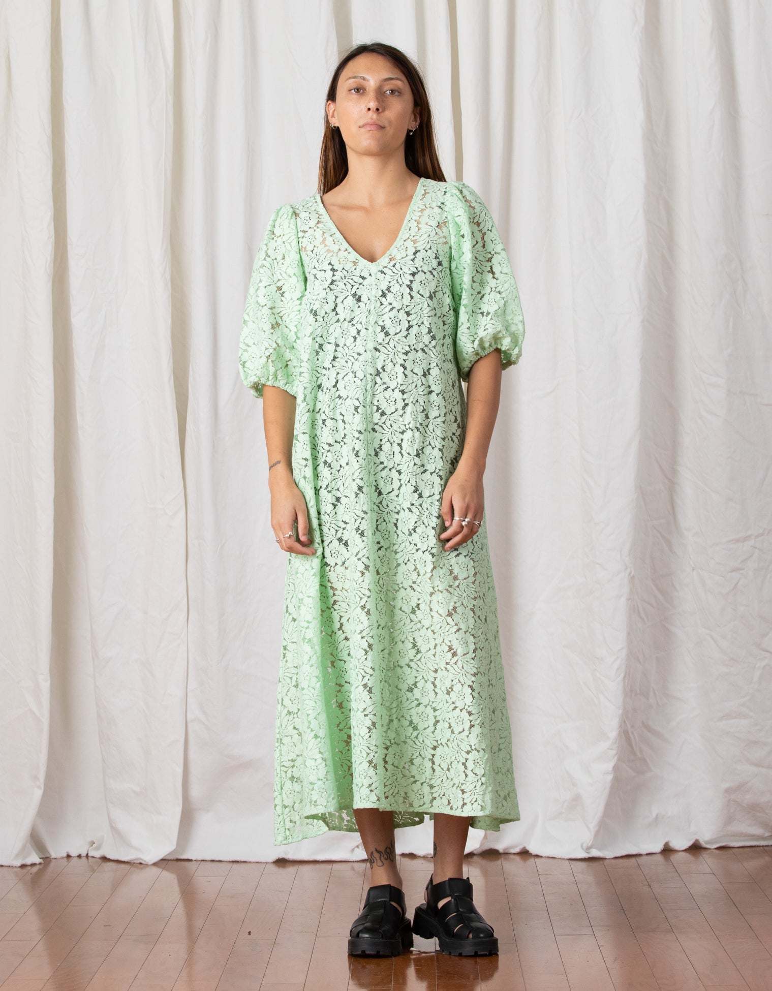LACE DOUBLE V-NECK MAXI DRESS - SEA FOAM GREEN
