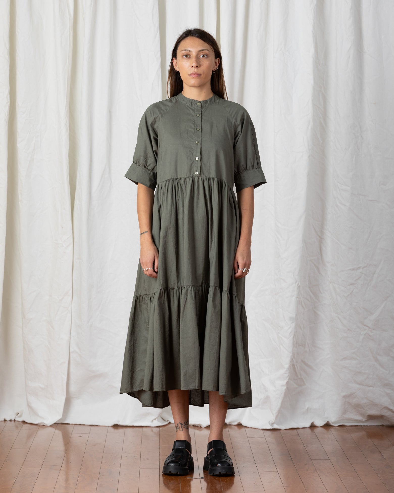 RAGLAN TIERED DRESS - FADED OLIVE