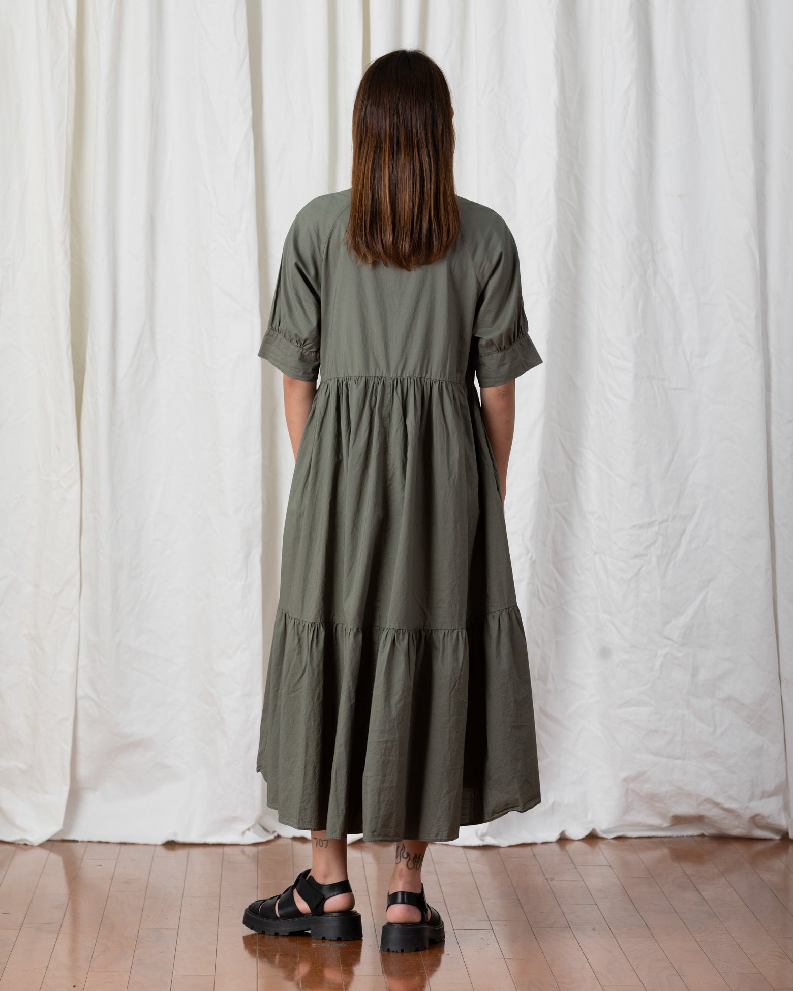 RAGLAN TIERED DRESS - FADED OLIVE