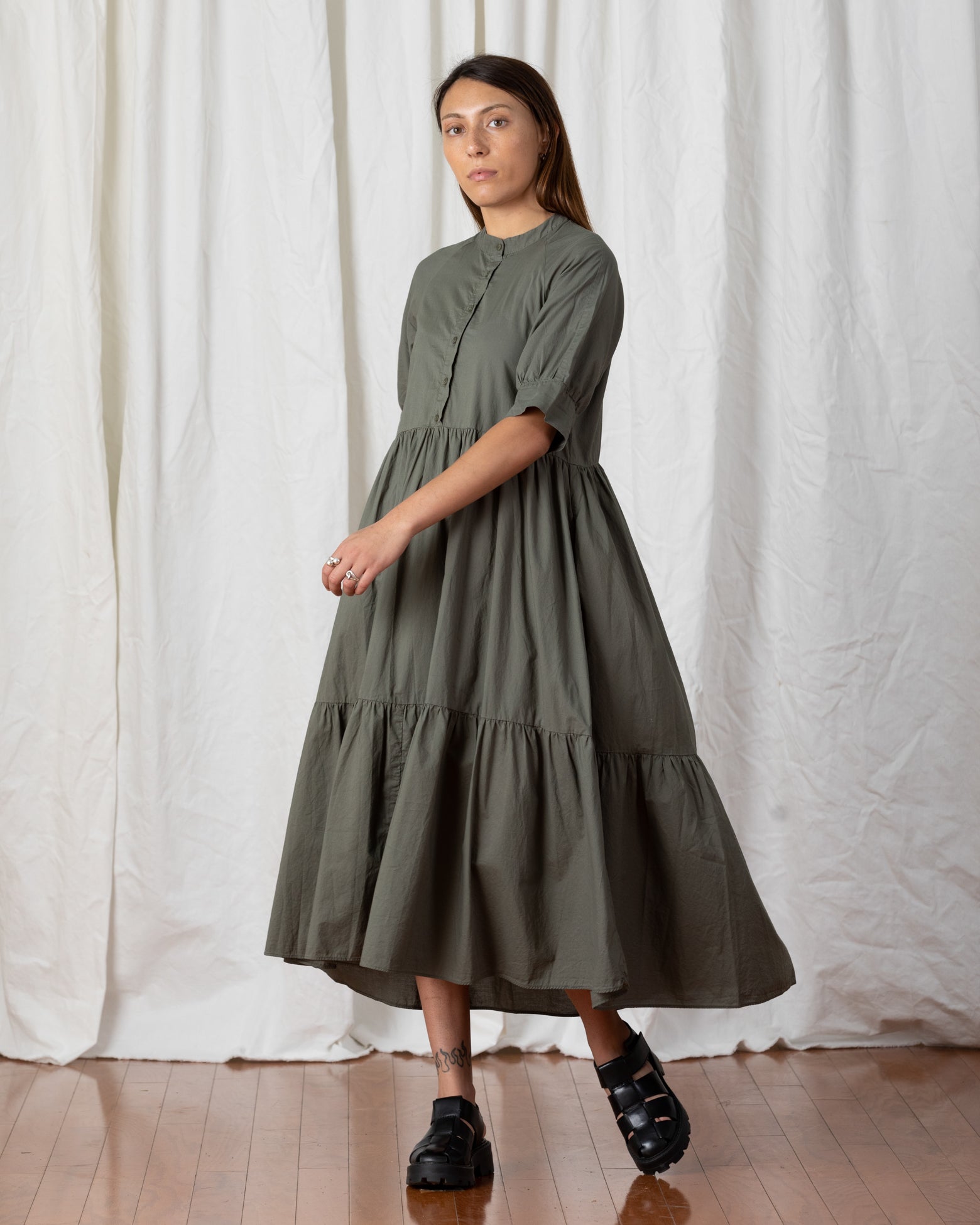 RAGLAN TIERED DRESS - FADED OLIVE