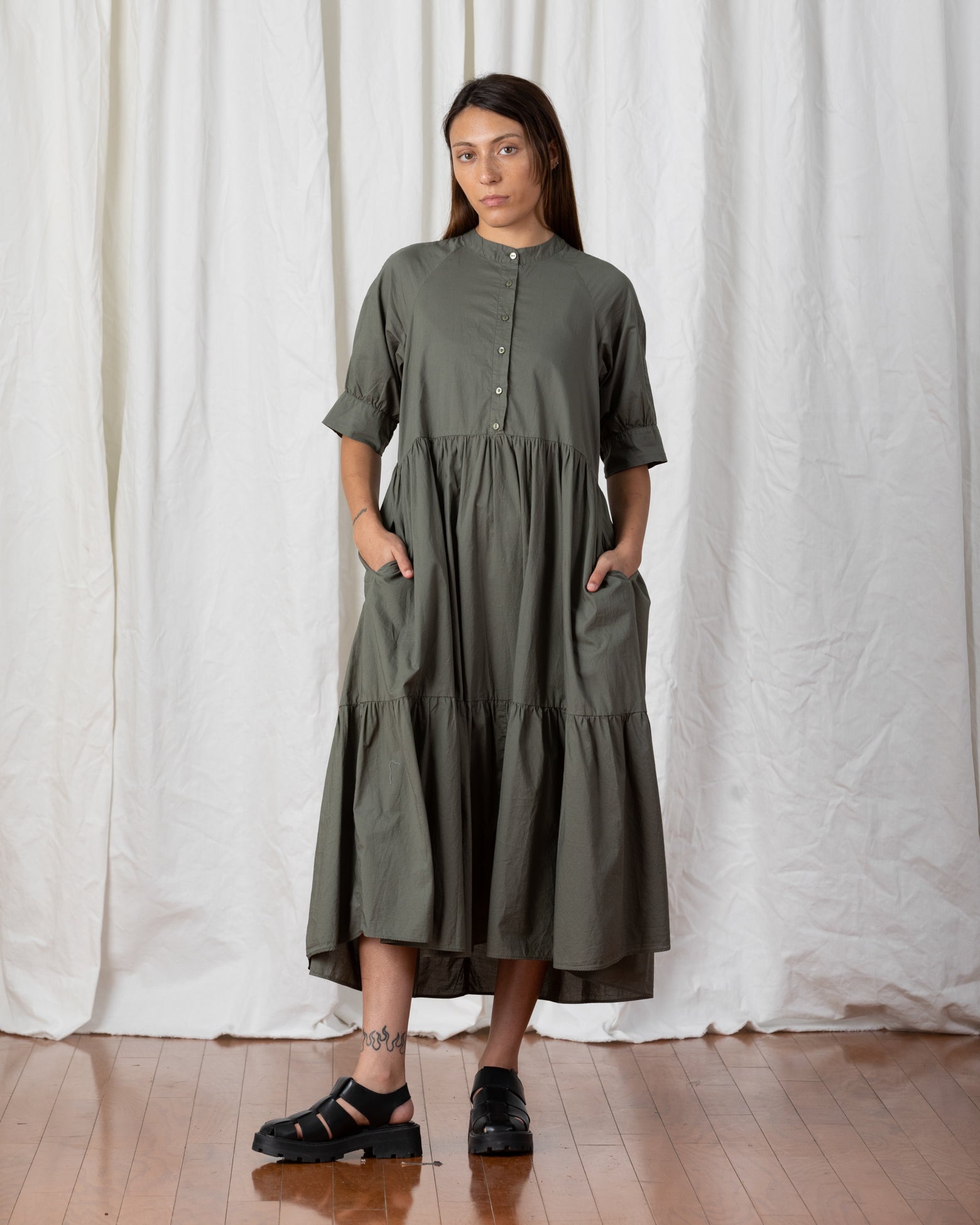 RAGLAN TIERED DRESS - FADED OLIVE