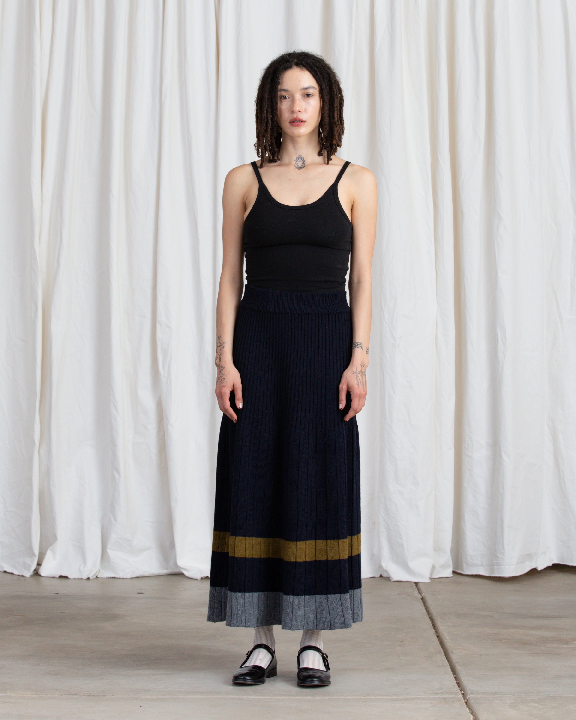 SAMPLE - PLEATED KNIT SKIRT - NAVY