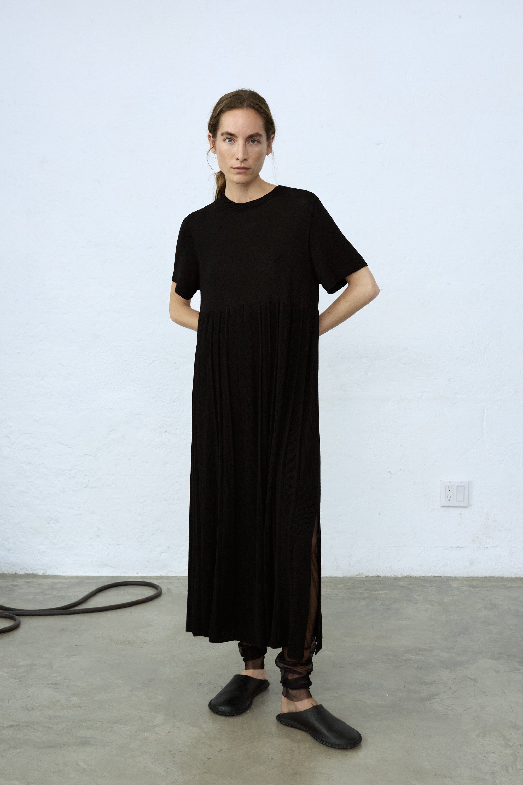 CORDERA - VISCOSE PLEATED DRESS - BLACK