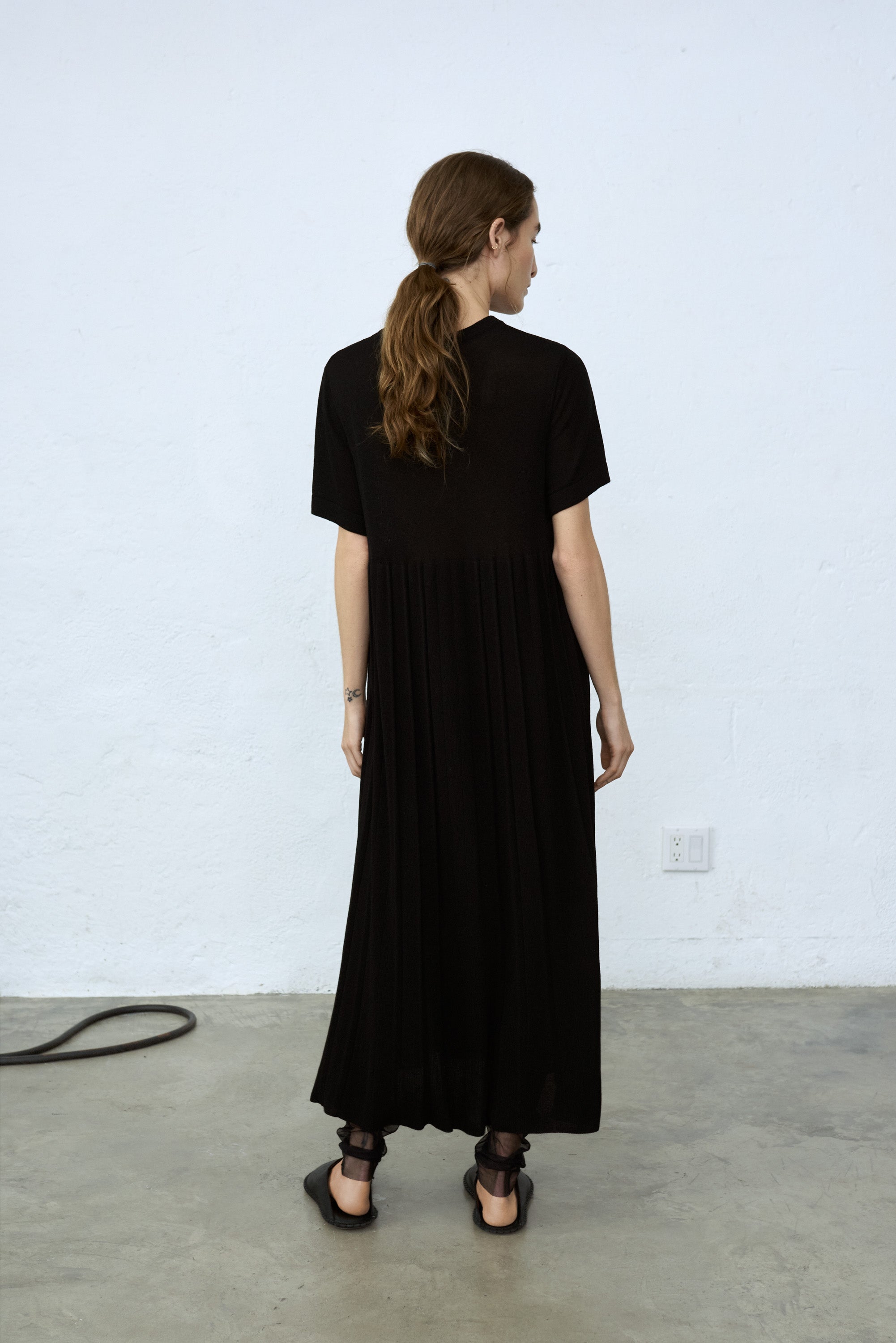 CORDERA - VISCOSE PLEATED DRESS - BLACK